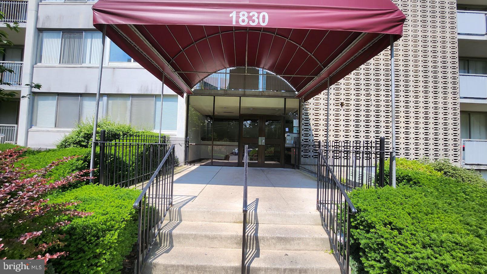 PRESIDENTIAL - Residential Lease