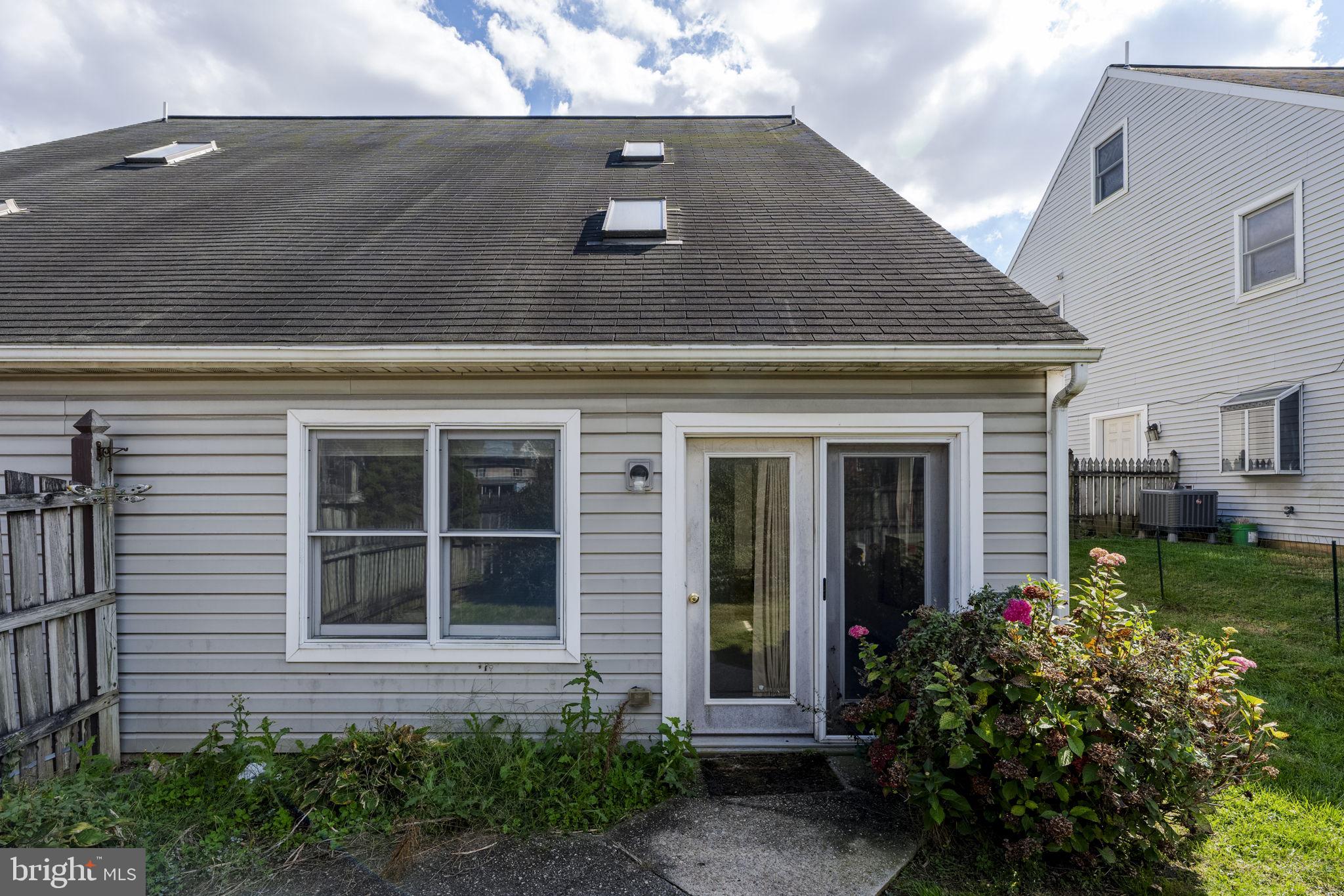 NEW HOLLAND BOROUGH - Residential