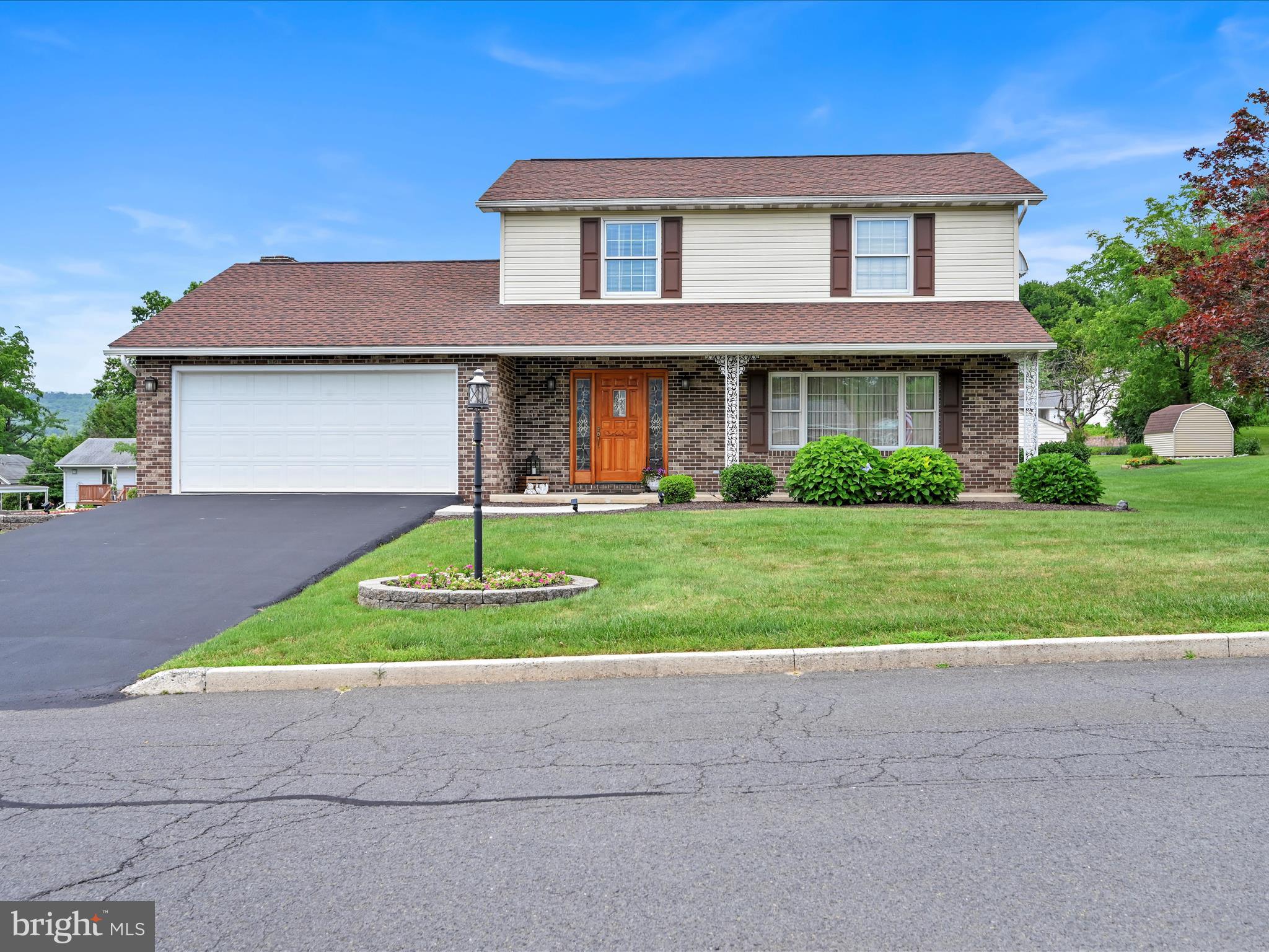 611 N ORCHARD AVENUE