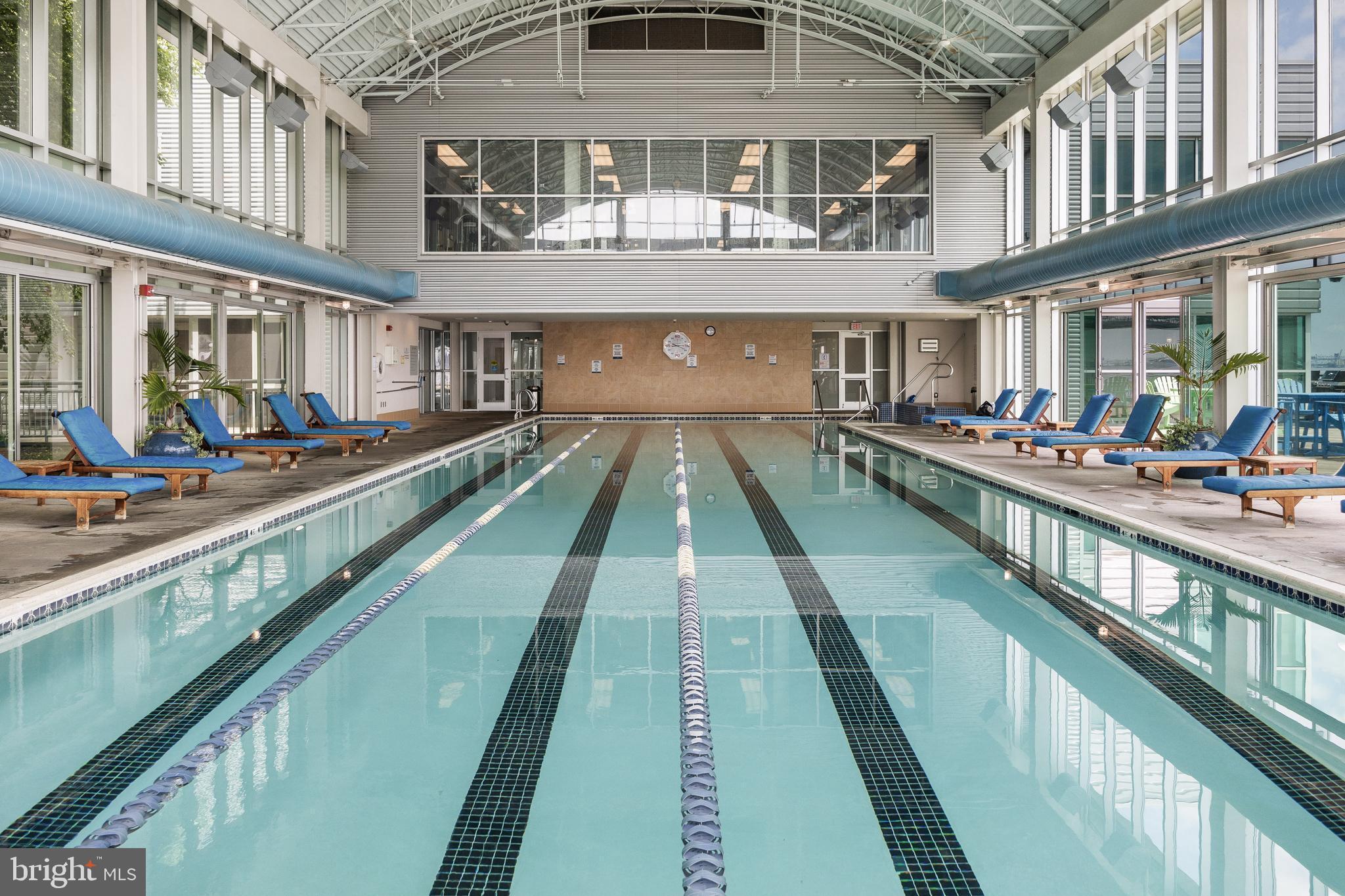 WATERFRONT SQUARE - Residential