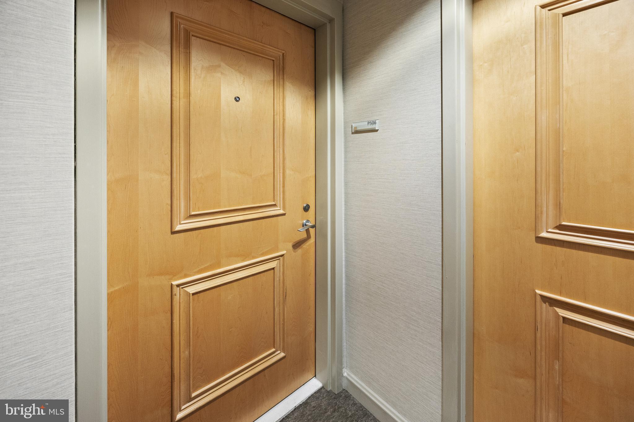 WATERFRONT SQUARE - Residential