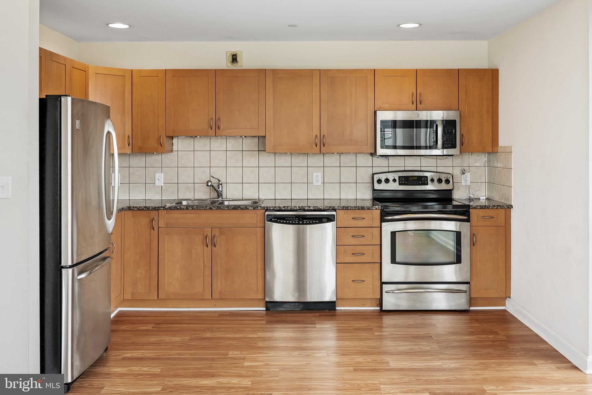 WATERFRONT SQUARE - Residential