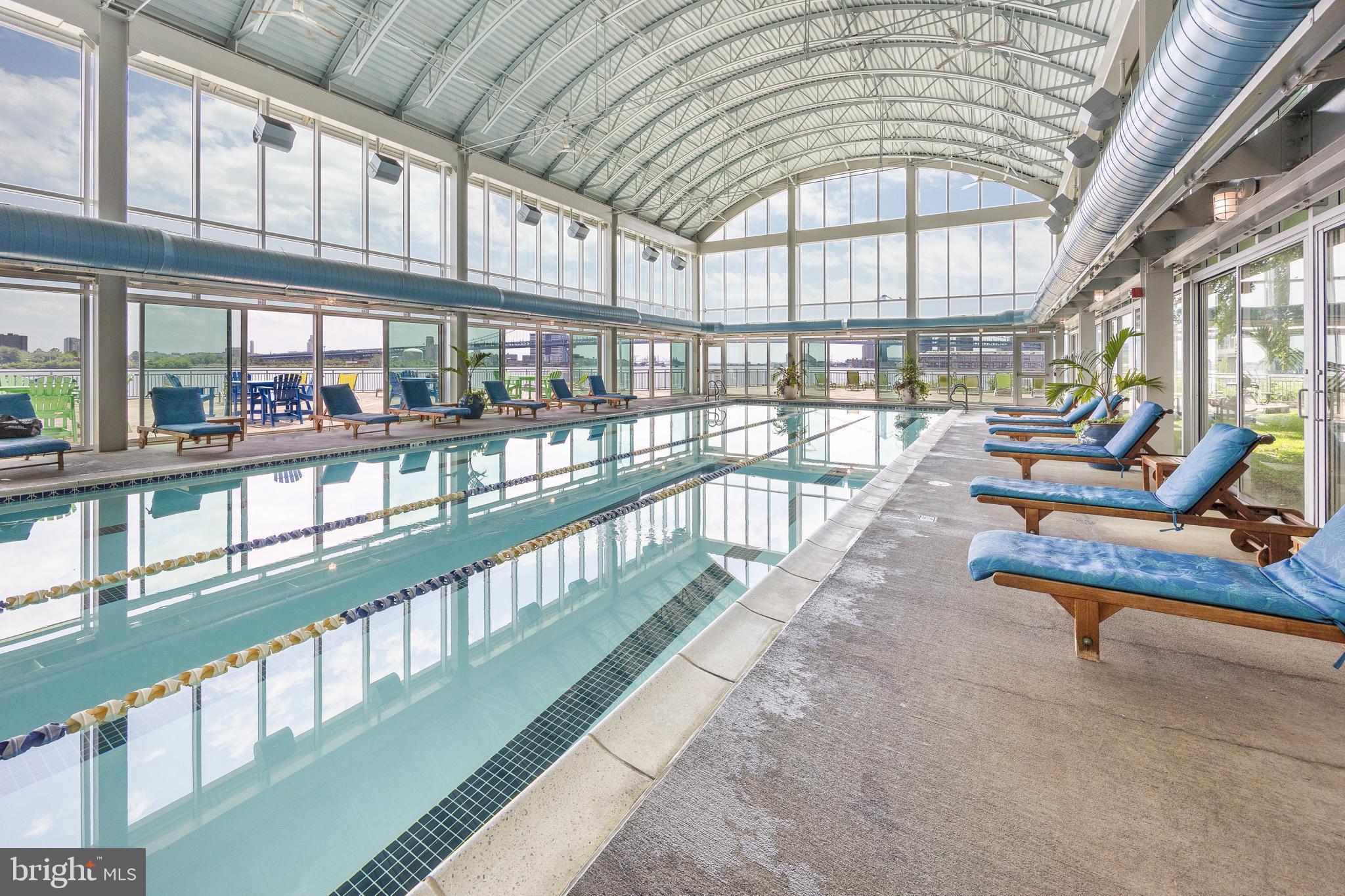 WATERFRONT SQUARE - Residential