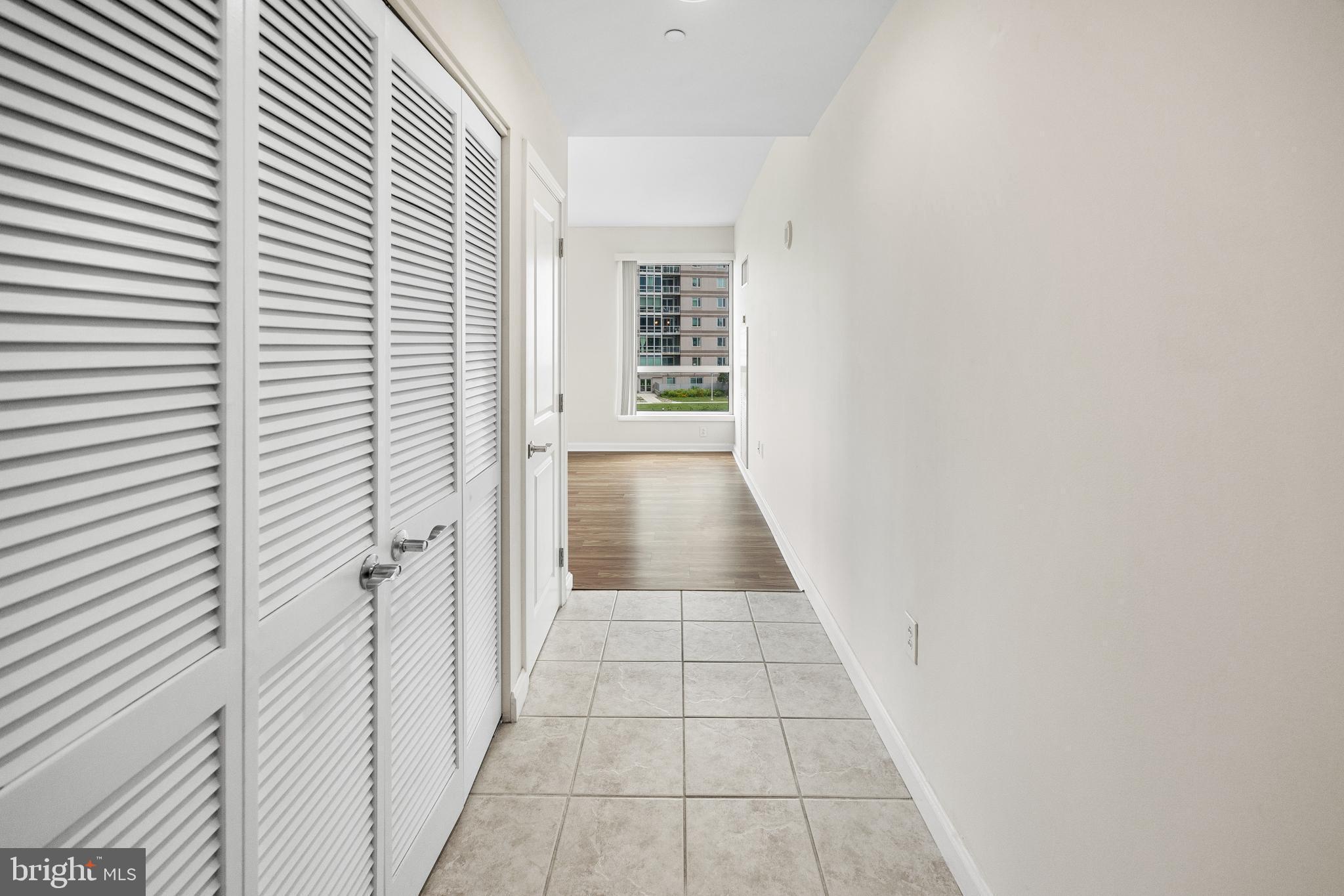 WATERFRONT SQUARE - Residential