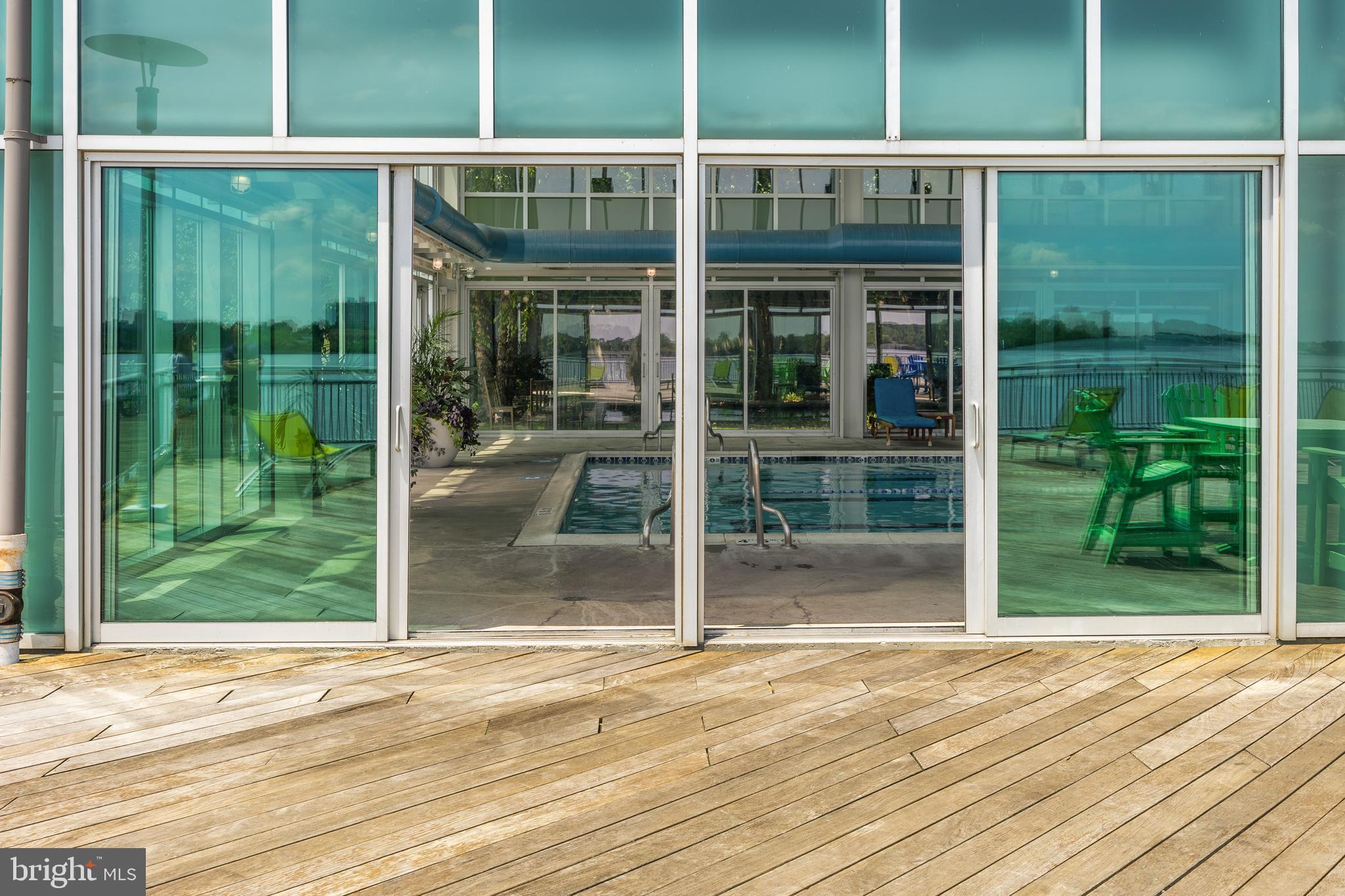 WATERFRONT SQUARE - Residential