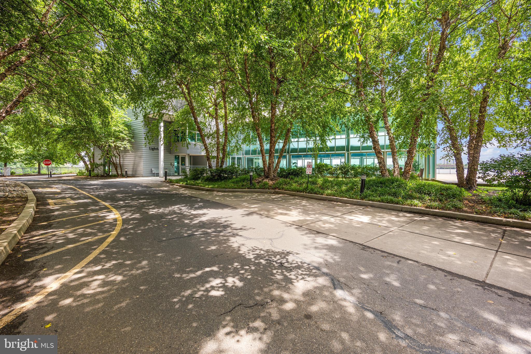 WATERFRONT SQUARE - Residential