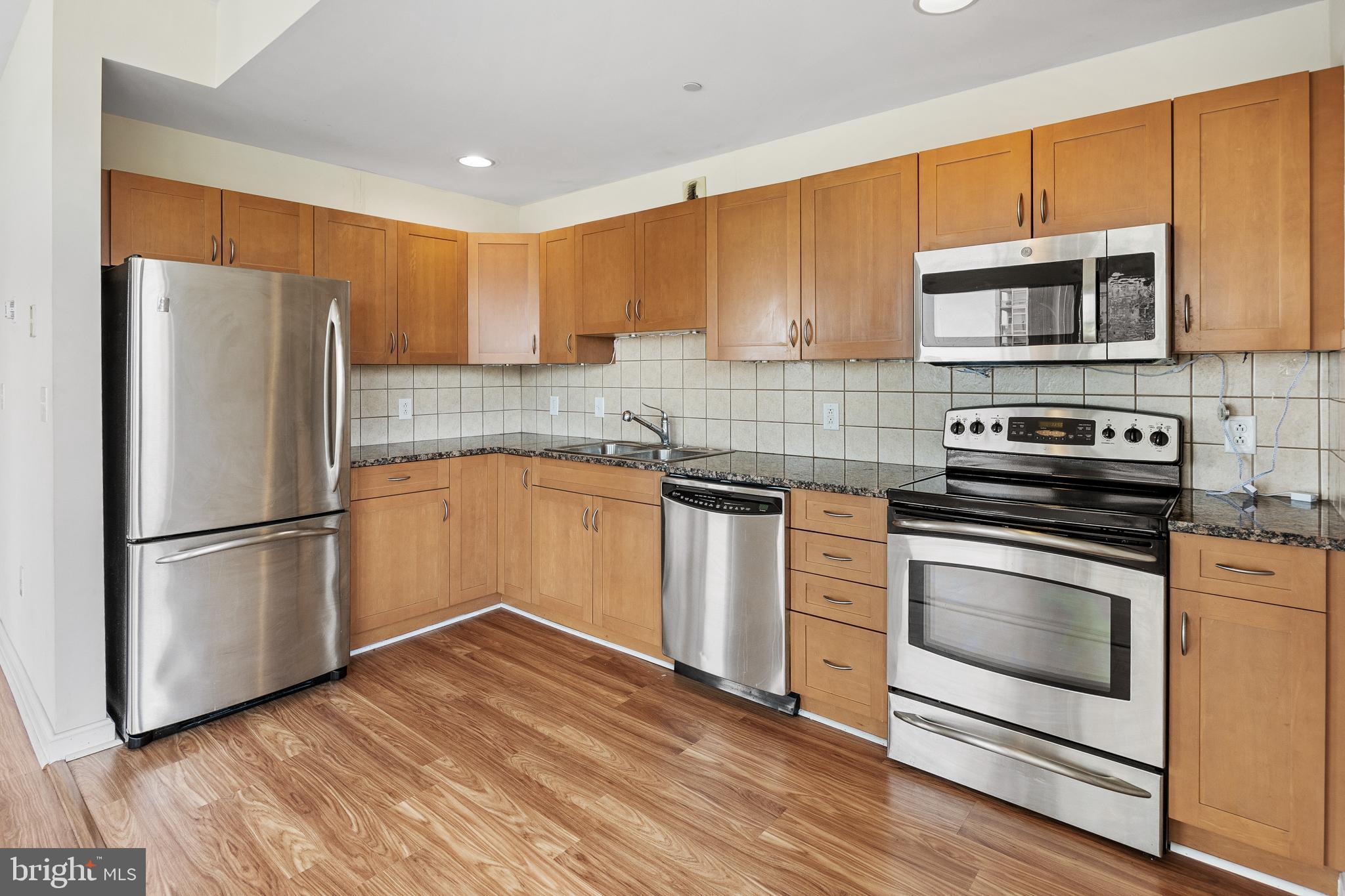 WATERFRONT SQUARE - Residential