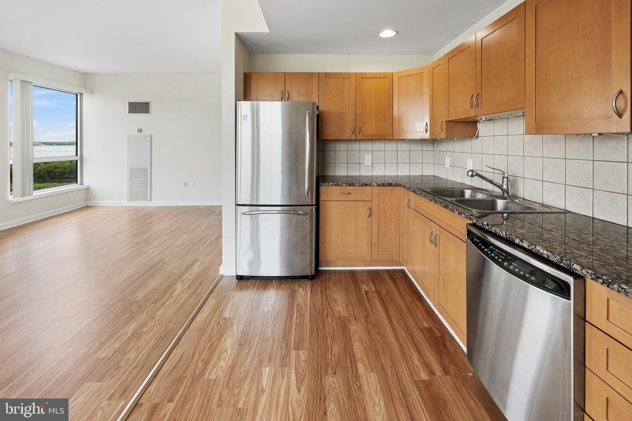 WATERFRONT SQUARE - Residential