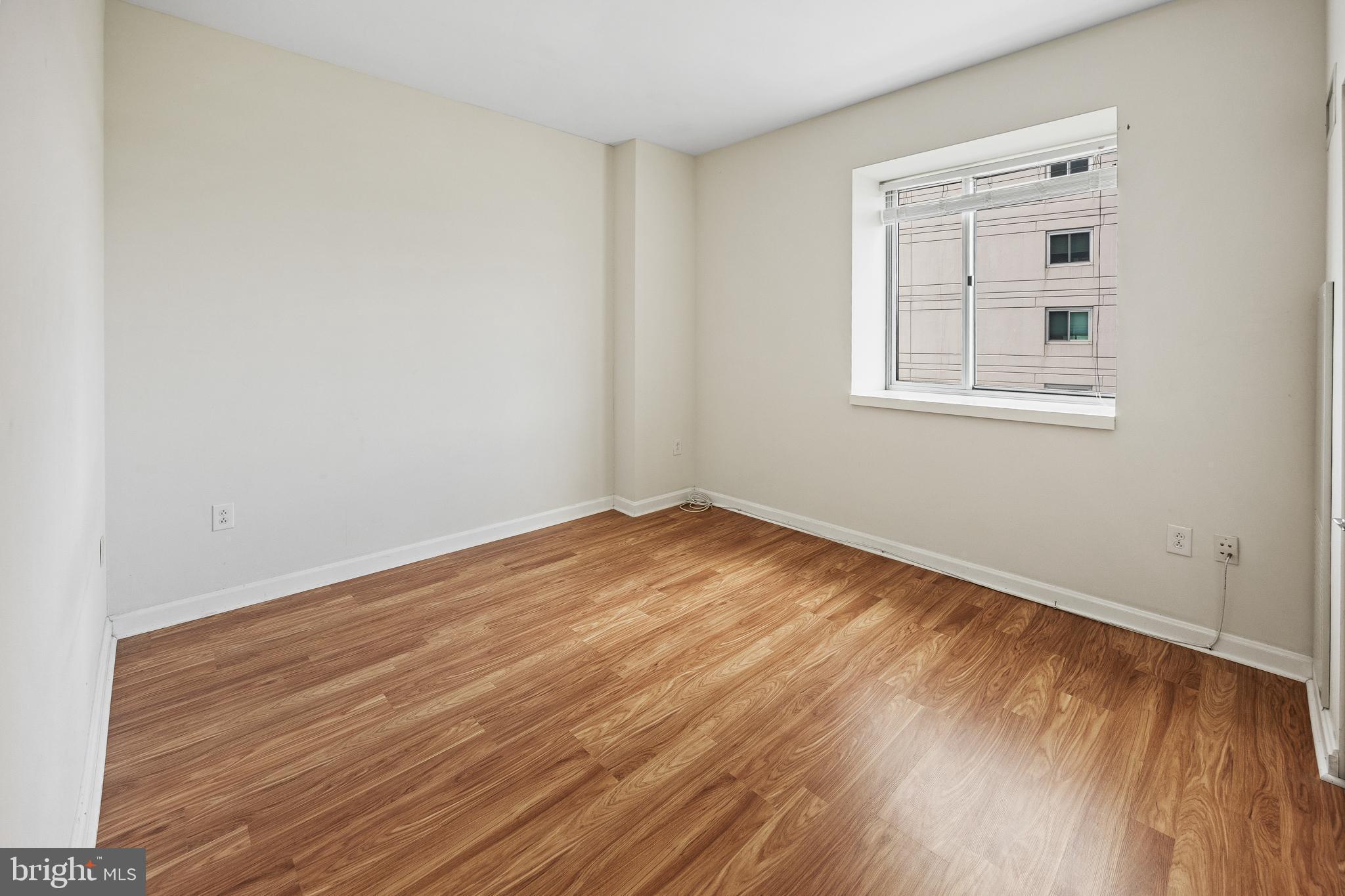 WATERFRONT SQUARE - Residential