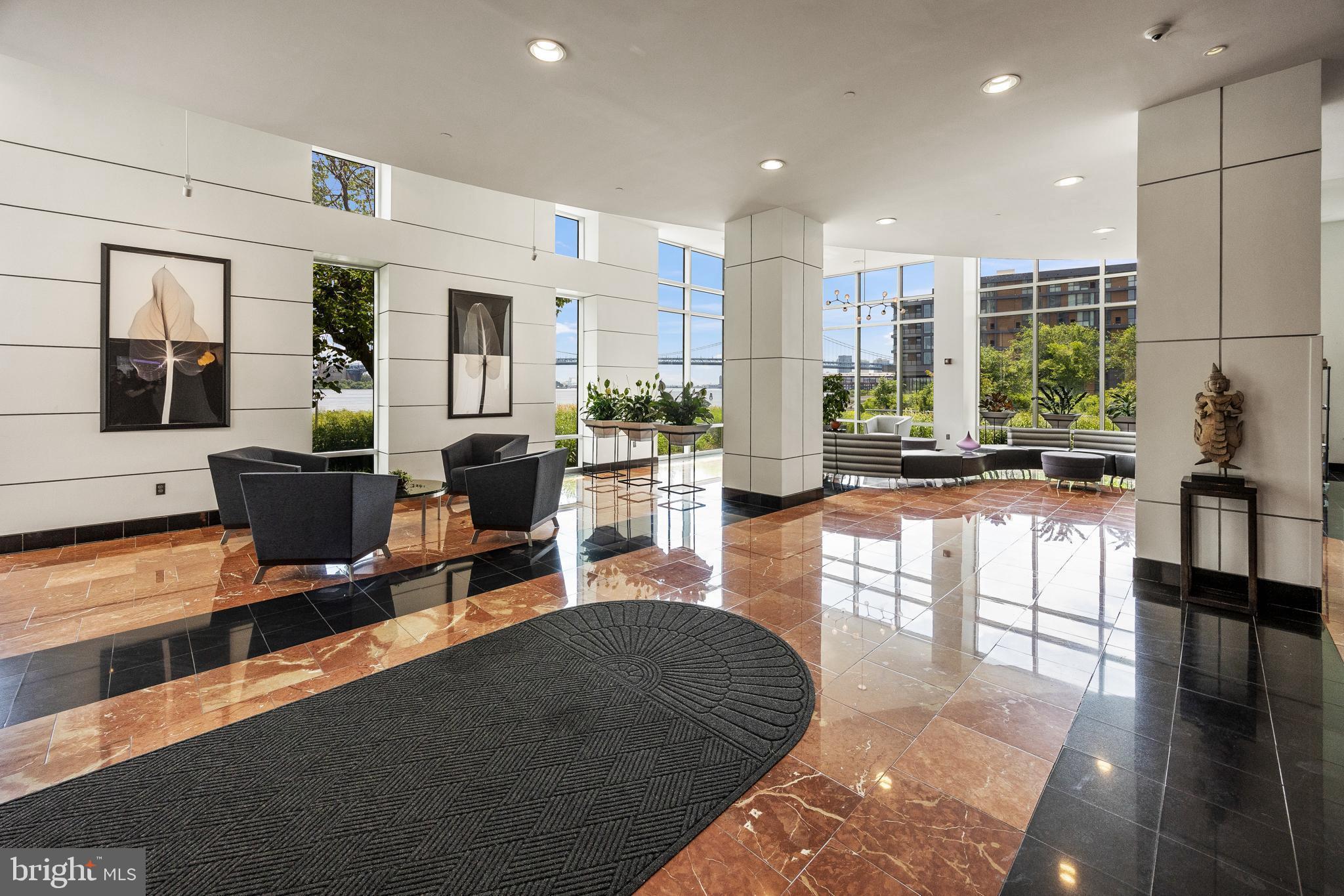 WATERFRONT SQUARE - Residential