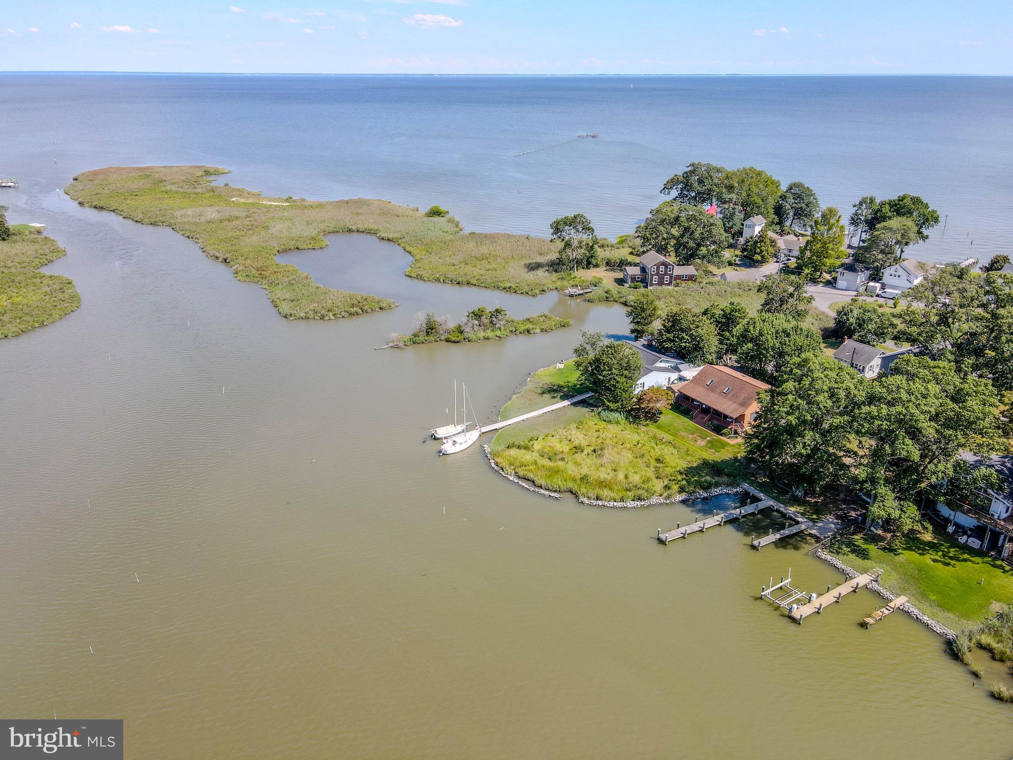 DEALE BEACH - Residential