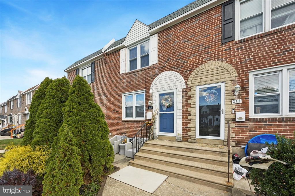 Photo of 245 Gramercy Drive, CLIFTON HEIGHTS, PA 19018 (MLS # PADE2103376)