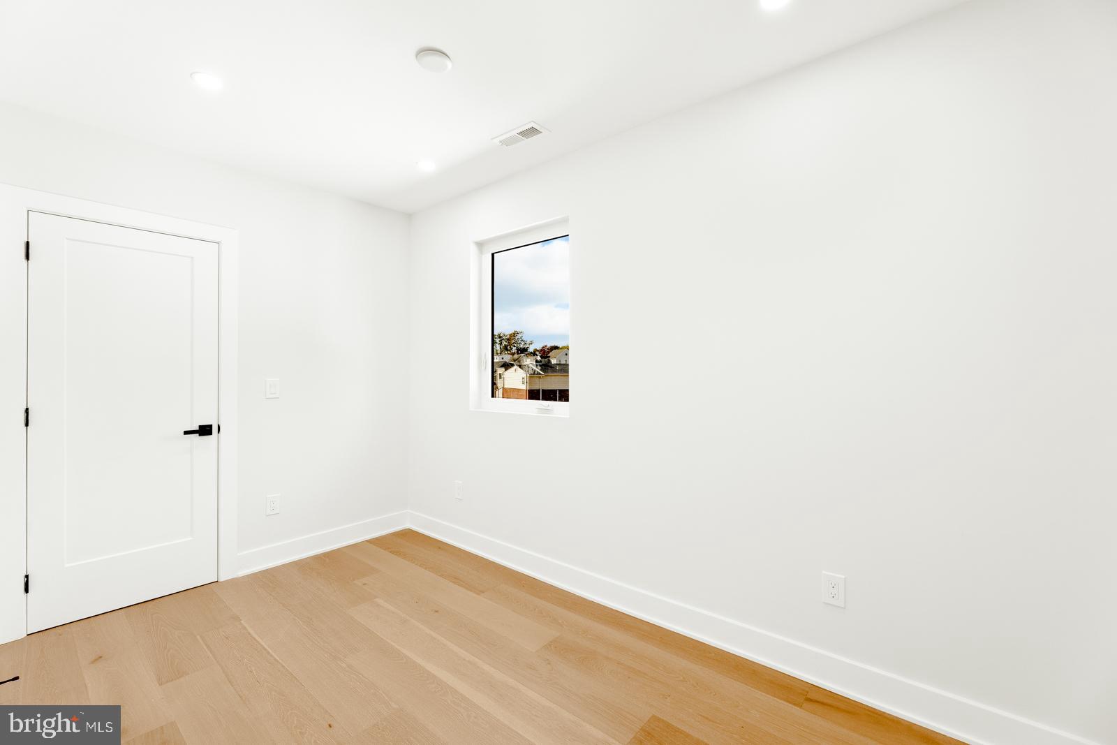 ACADEMY GARDENS - Residential