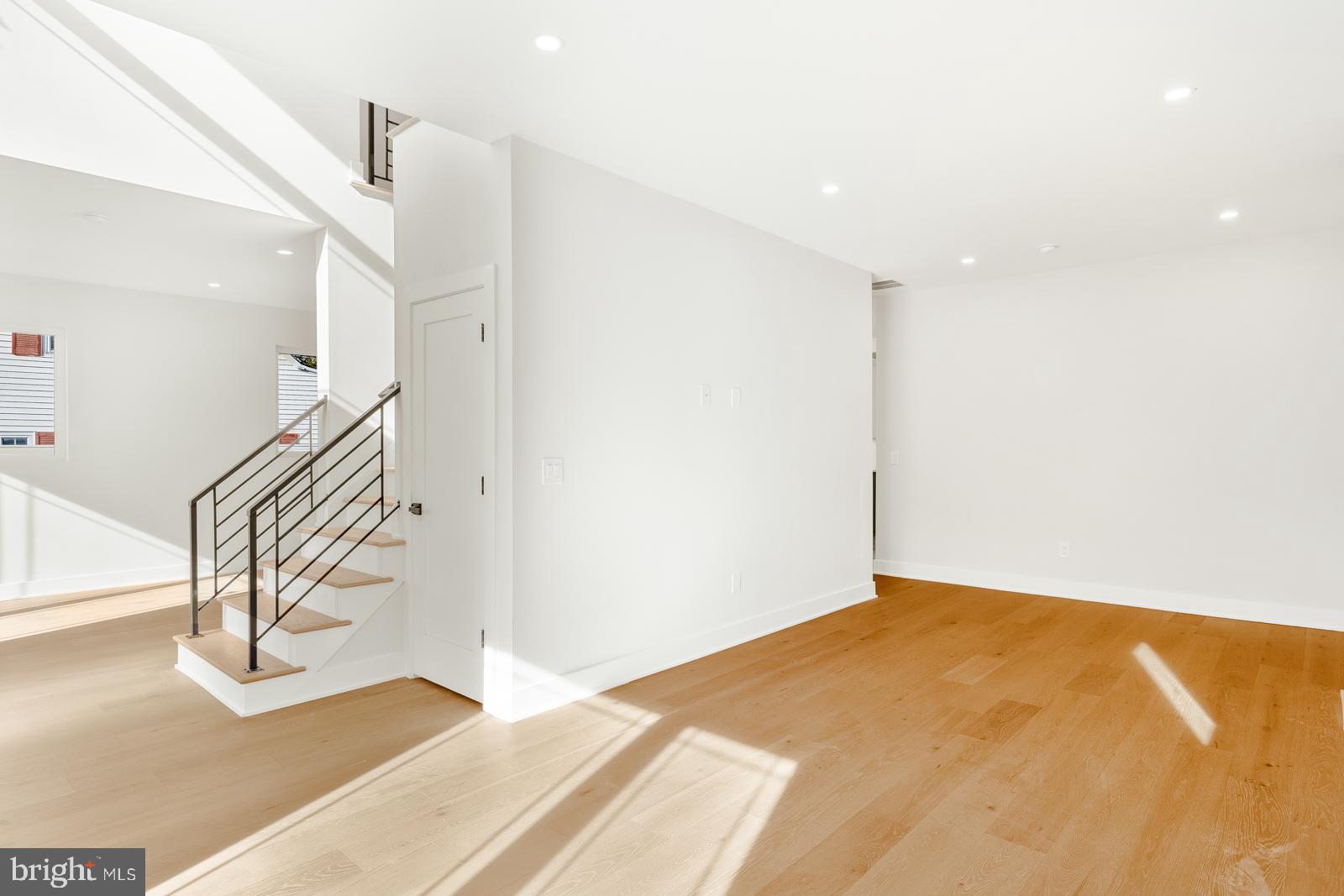 ACADEMY GARDENS - Residential