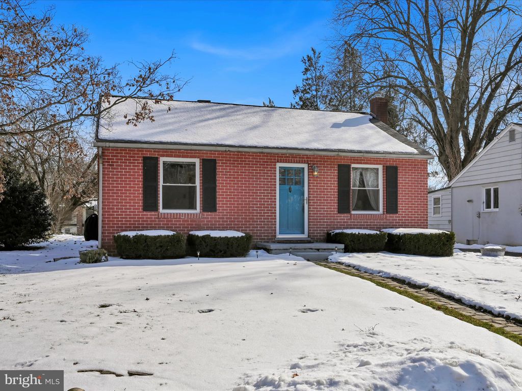 Photo of 16 Plymouth Avenue, LANCASTER, PA 17602 (MLS # PALA2063334)