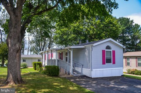 Mobile Home For Sale - 113 Rain Dove Drive<br/> RED LION, PA 17356