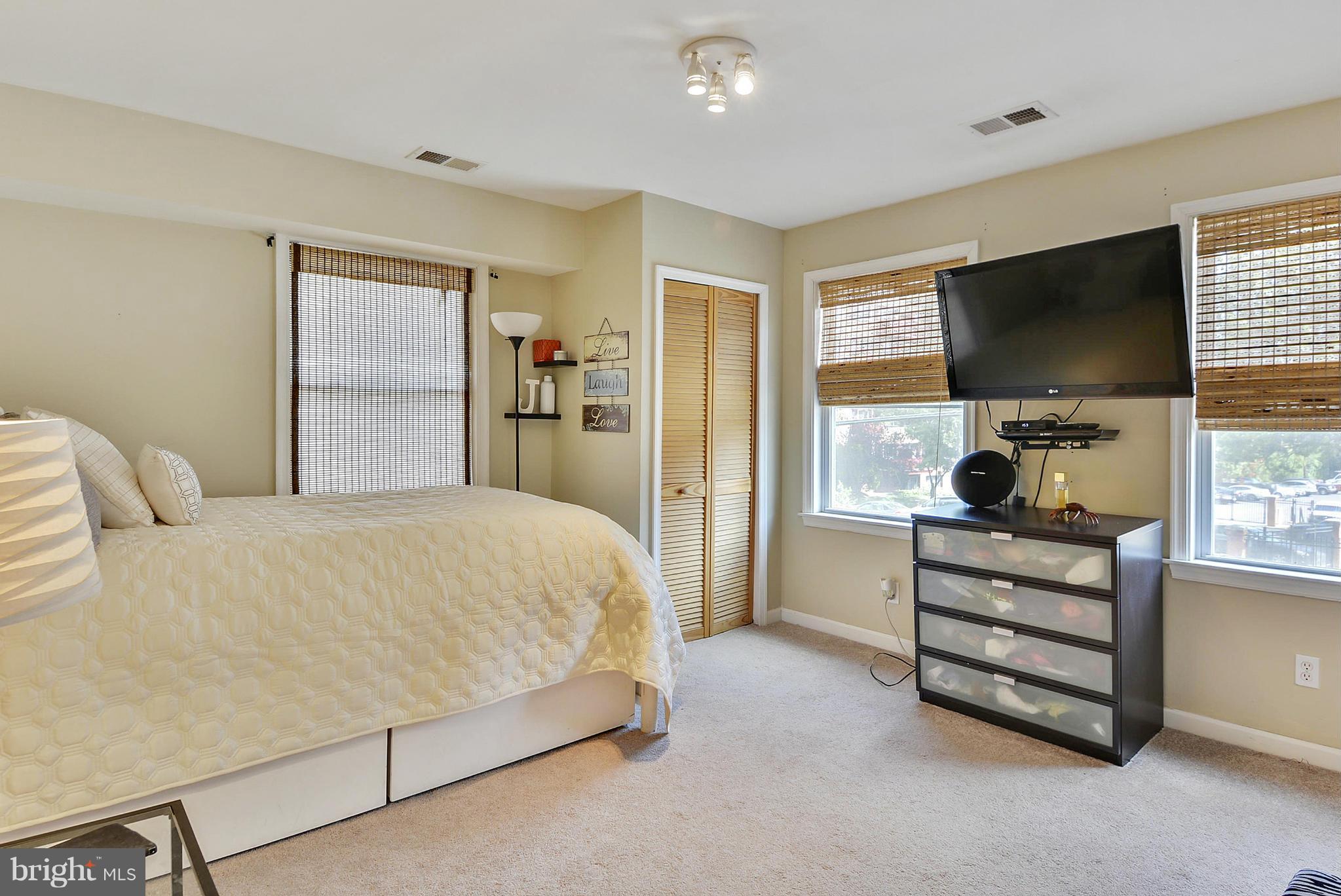 COLUMBIA PIKE - Residential