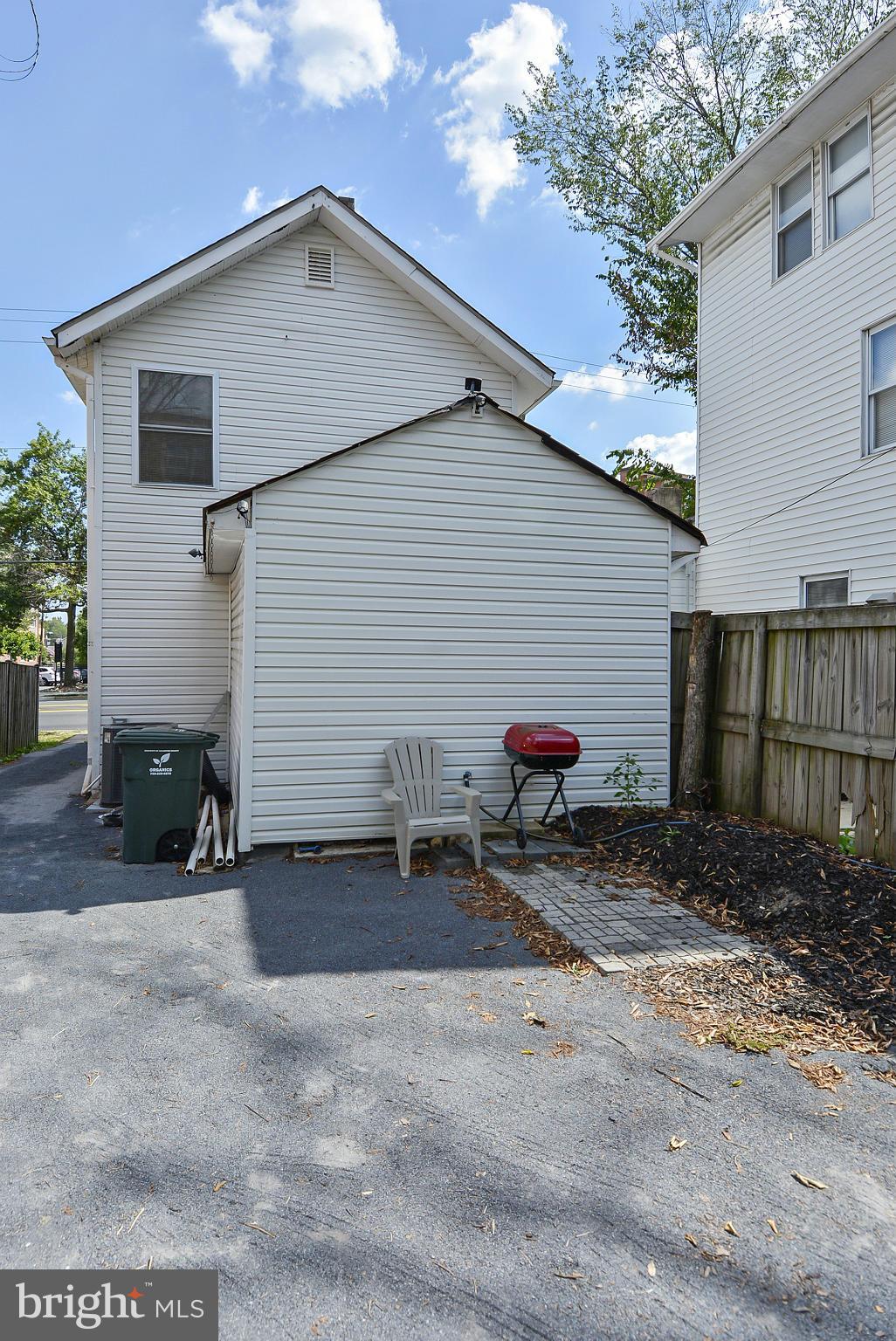 COLUMBIA PIKE - Residential