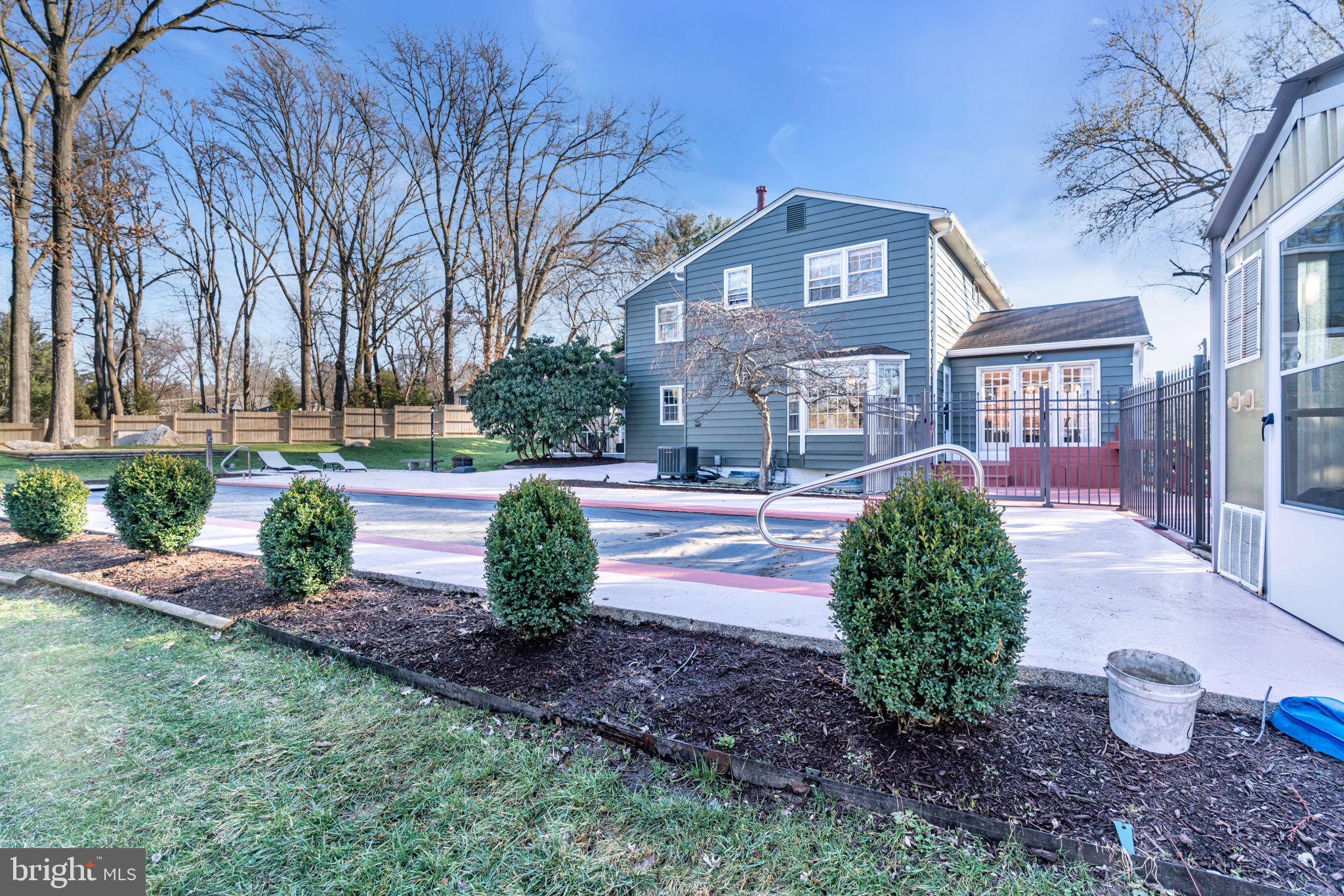 MANTUA HILLS - Residential