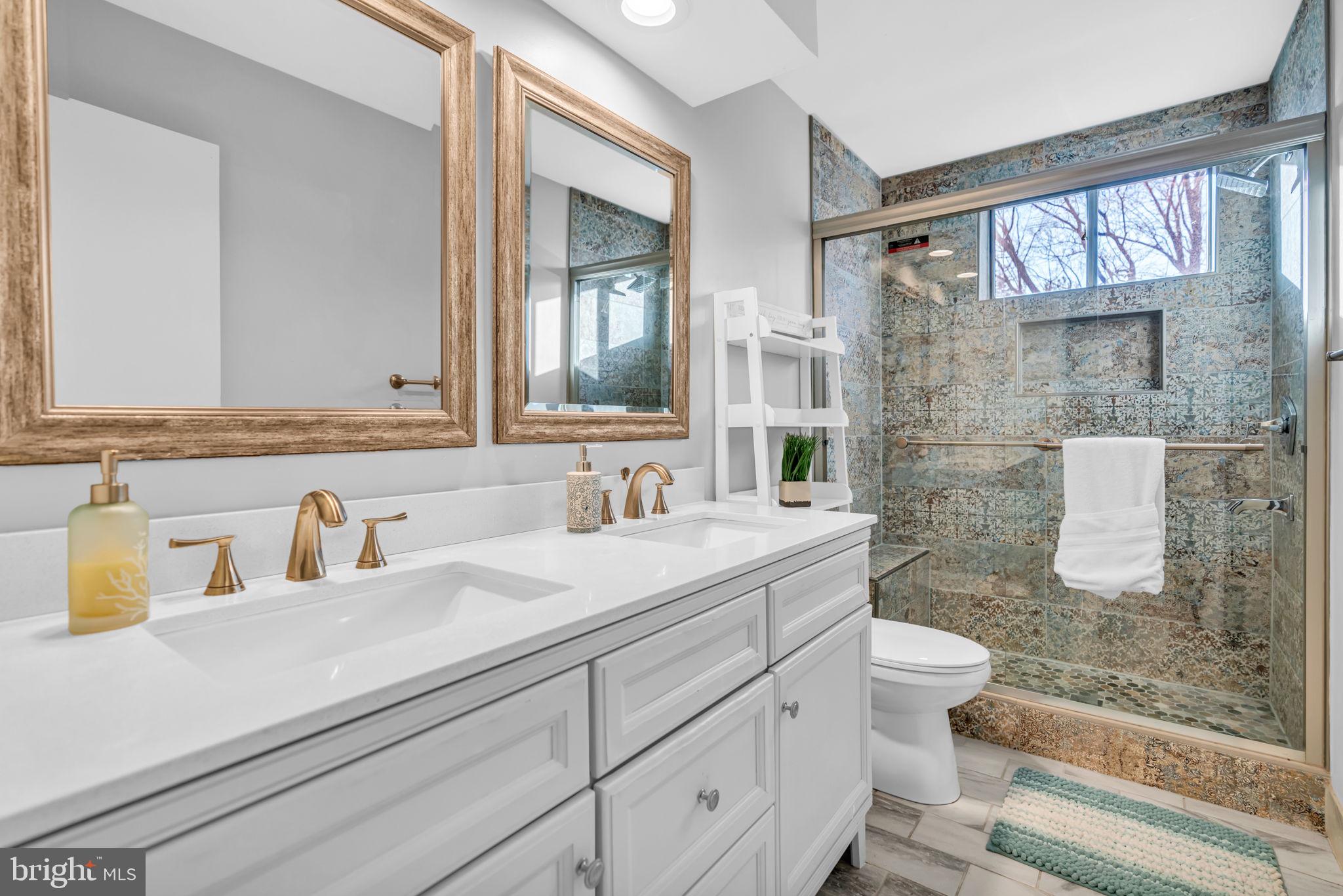 MANTUA HILLS - Residential