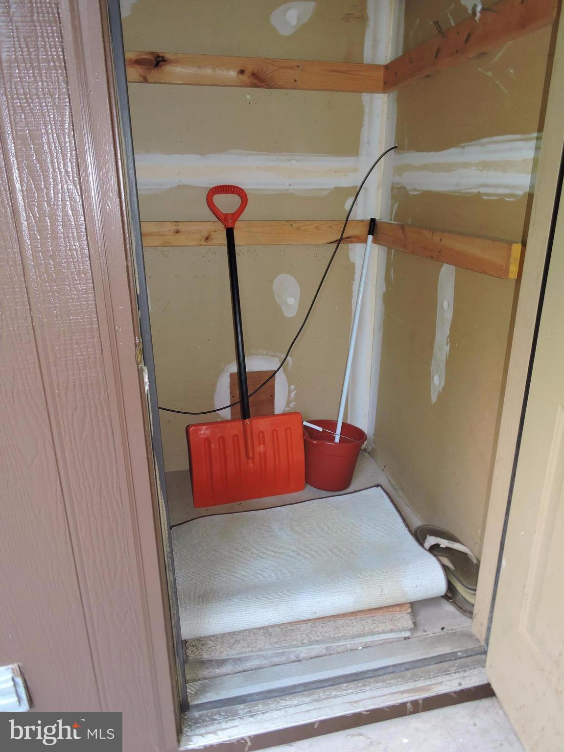 HUNTERS SQUARE - Residential