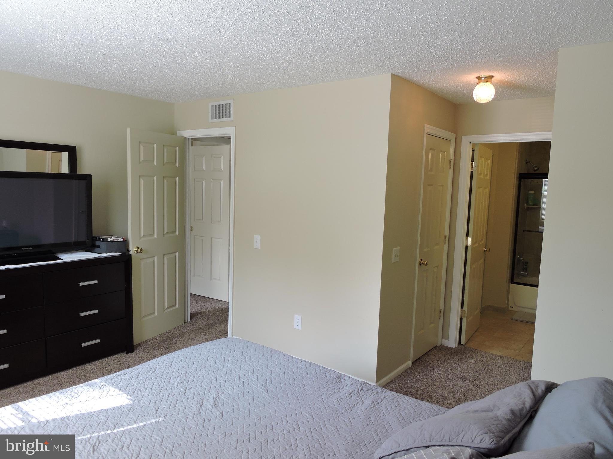 HUNTERS SQUARE - Residential