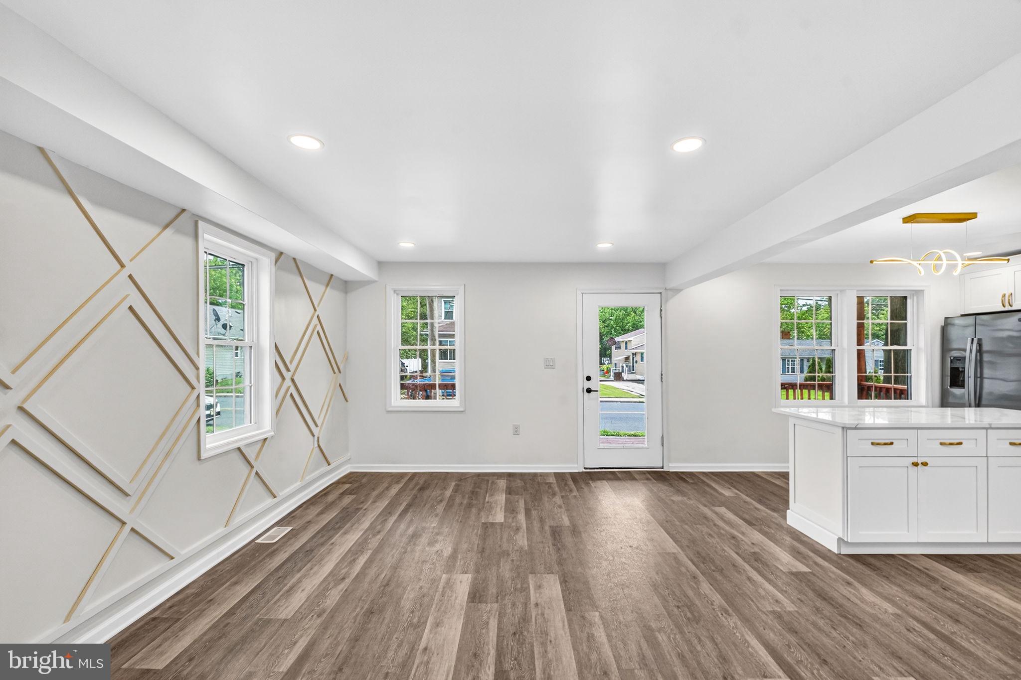 23 GLOUCESTER AVENUE