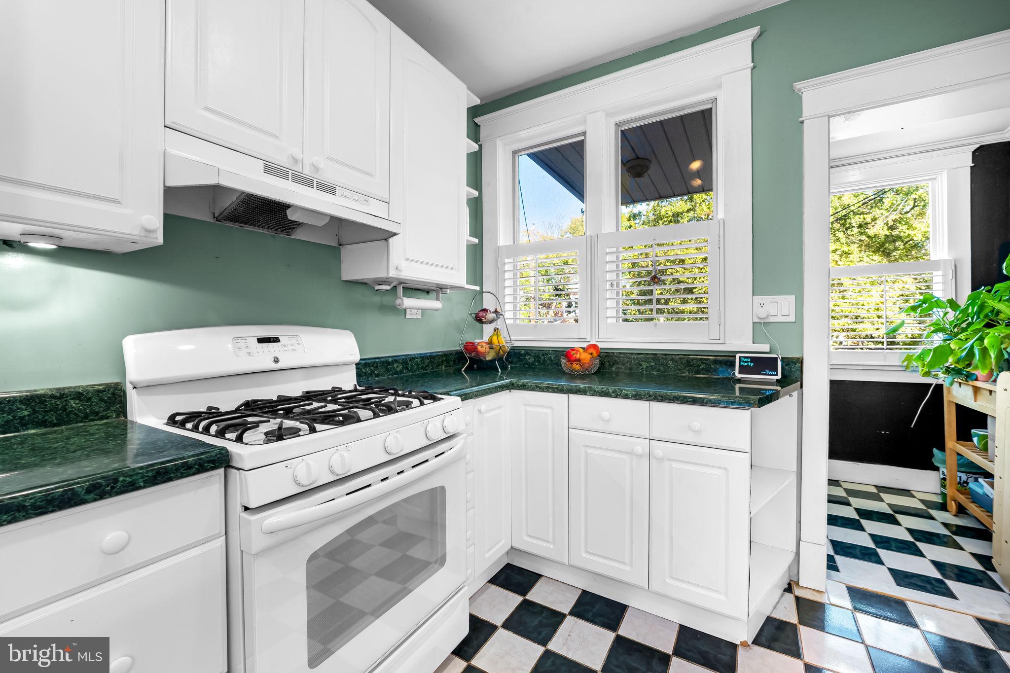 WYMAN PARK HAMPDEN - Residential