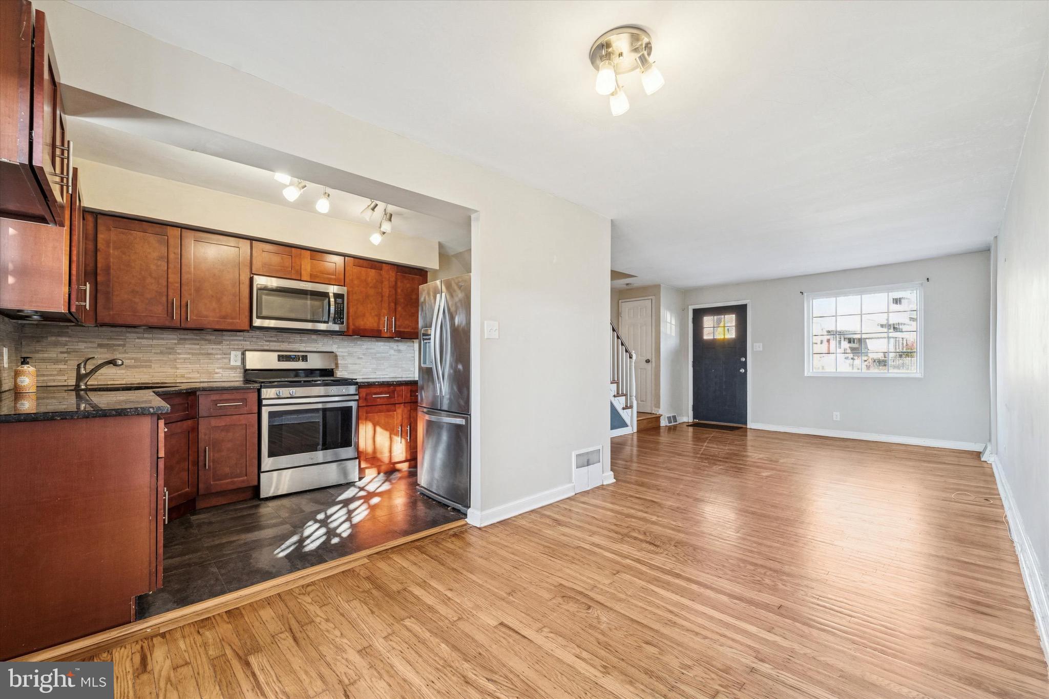 EAST FALLS - Residential