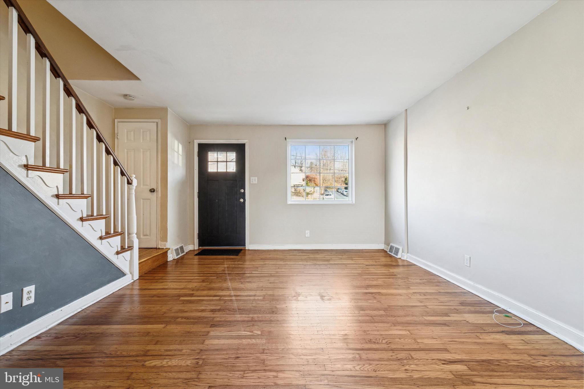 EAST FALLS - Residential