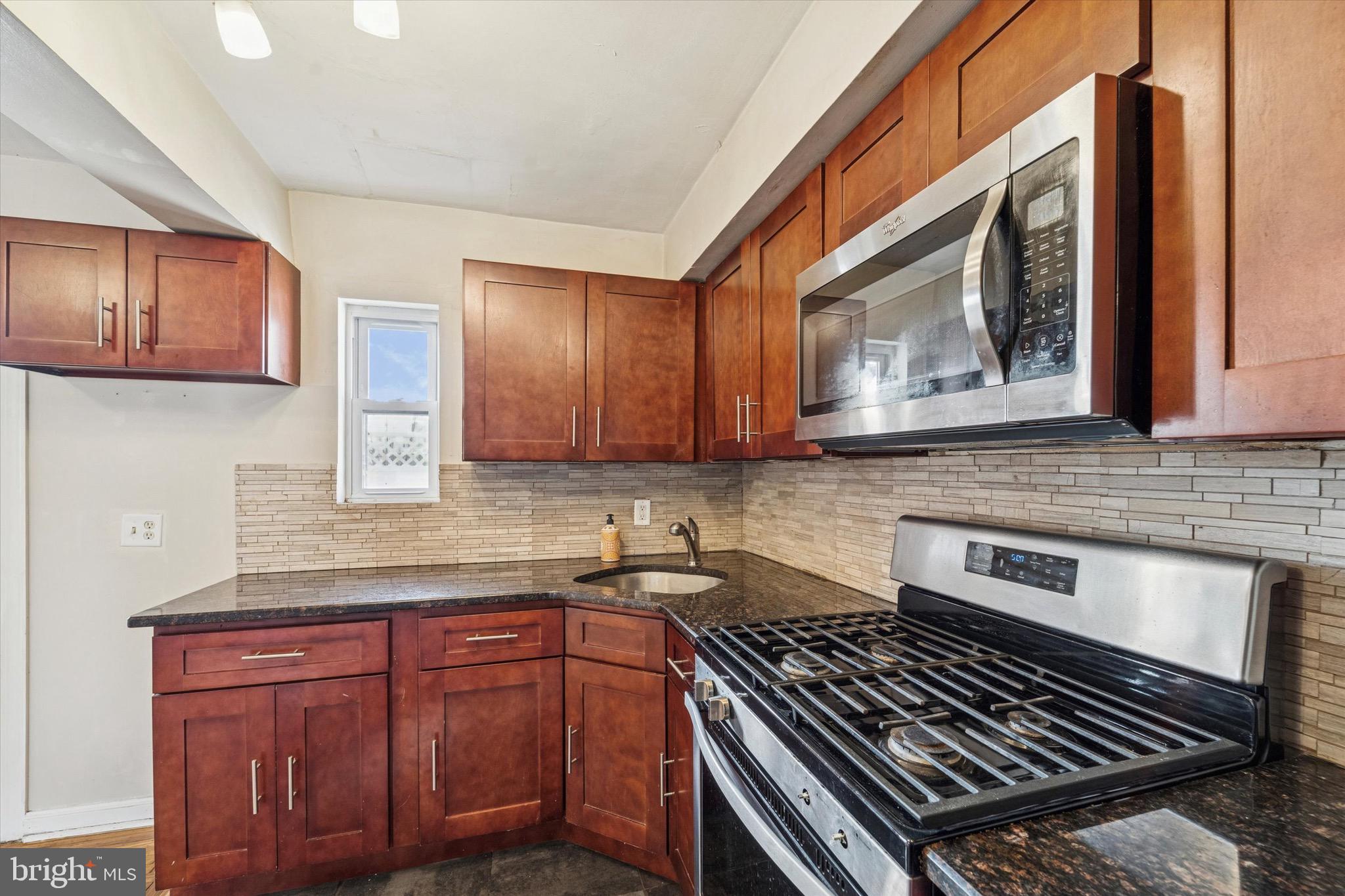 EAST FALLS - Residential