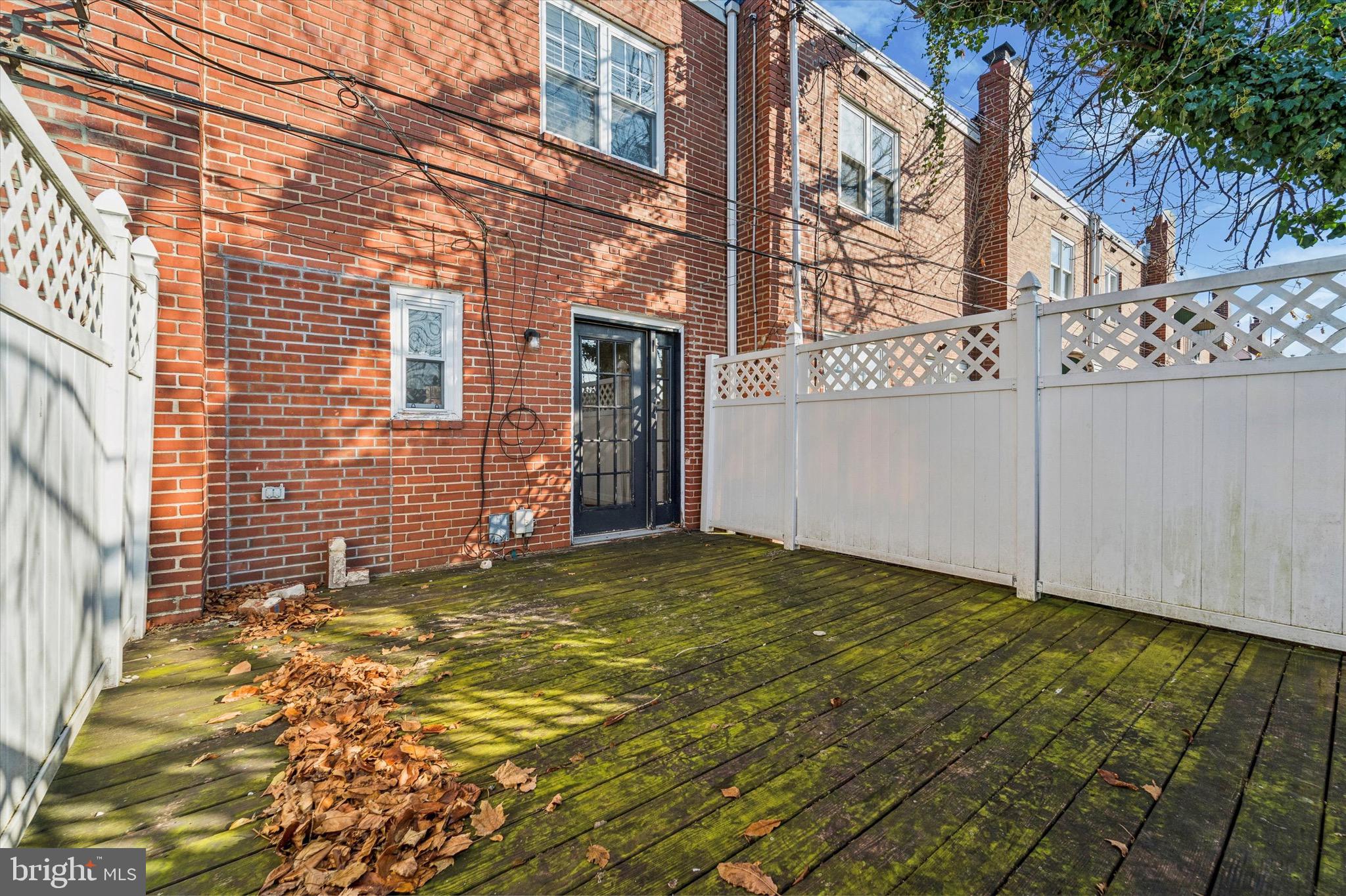 EAST FALLS - Residential