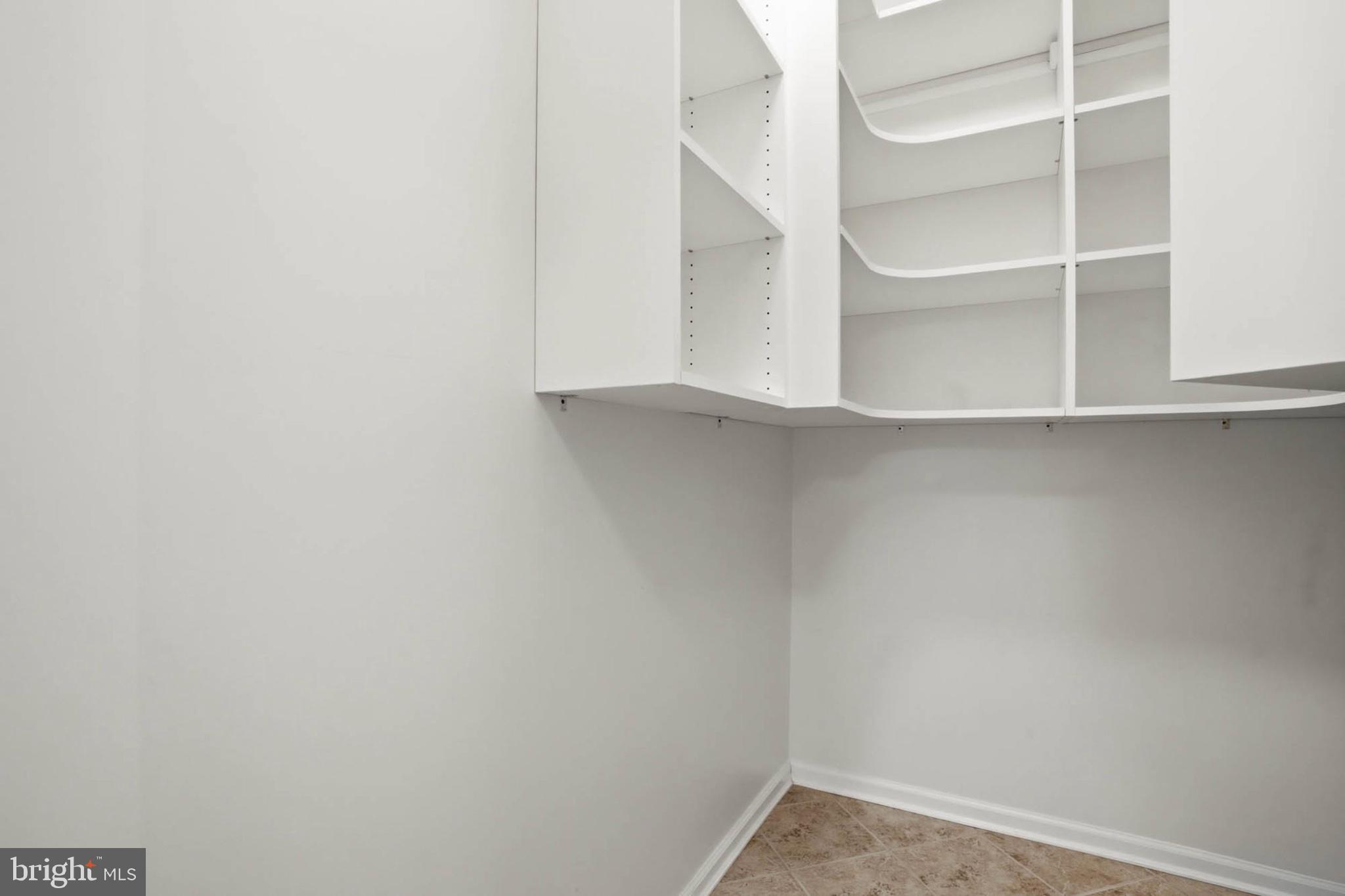 STONEY RUN VILLAGE - Residential