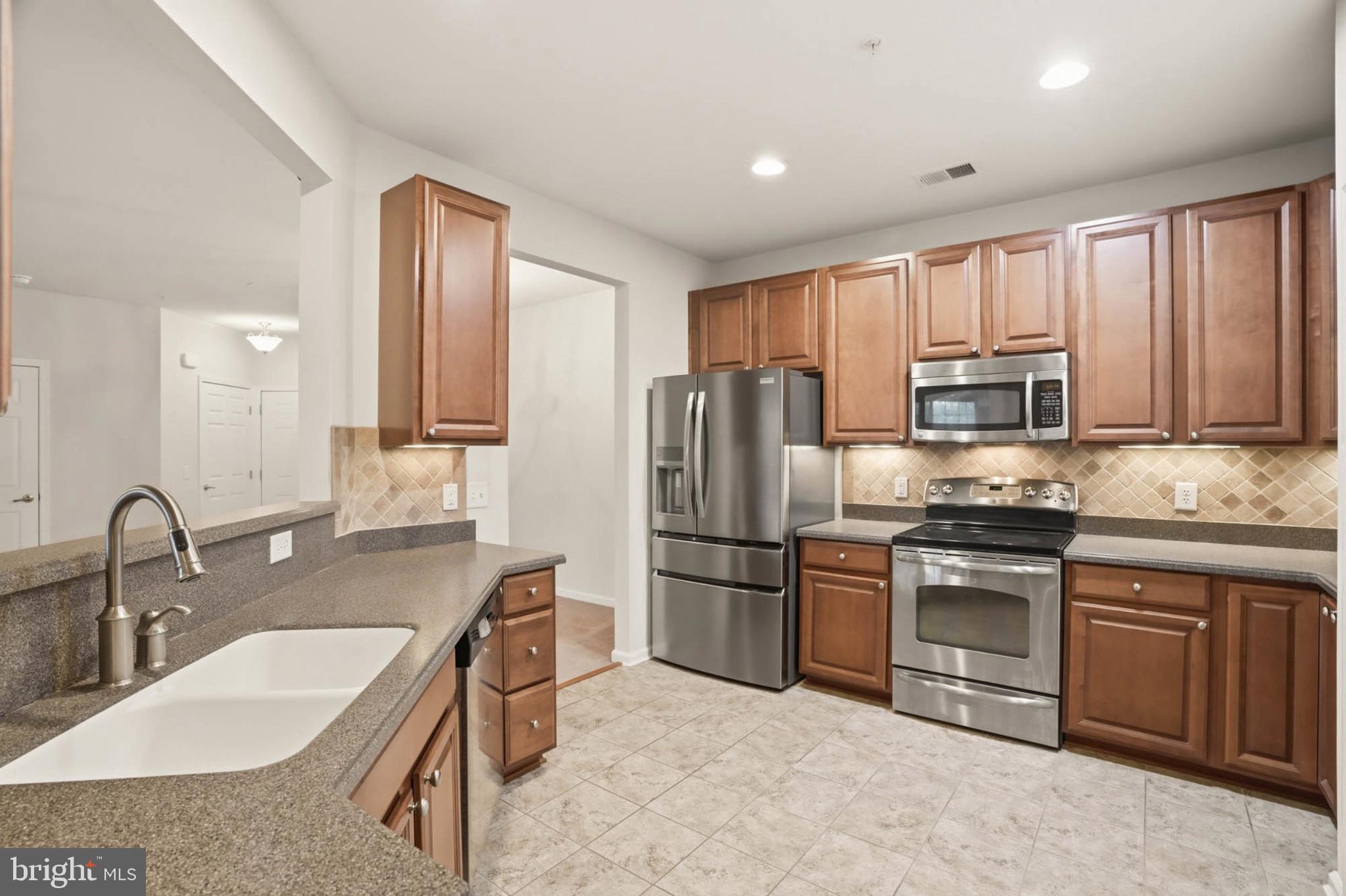 STONEY RUN VILLAGE - Residential