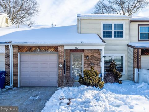 Photo of 302 Foxwood Lane, MARLTON, NJ 08053 (MLS # NJBL2103806)