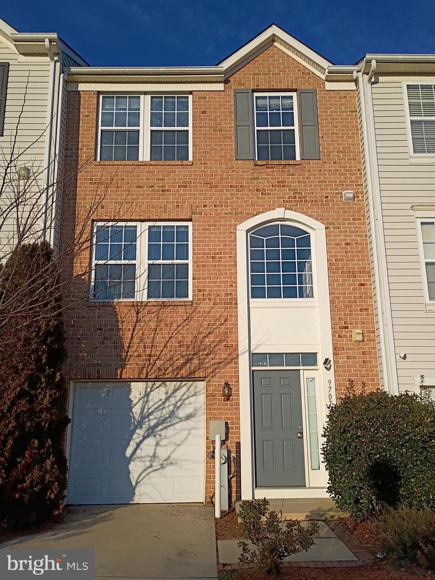 OFFER CUT-OFF SET AT 9PM ON SUNDAY 03/15 
Great Townhouse!! Newly updated and renovated. Fresh whole house paint, new carpet, new appliances and updated kitchen. Lots of Light. Huge Master Suite w/ Stand Up Shower, Soaking Tub, His & Her Sinks & Walk-in Closet. Well Kept Kitchen & Storage Pantry. Impressive Entertaining Deck off Kitchen, Huge 3 Window Wide Family Room. Half Baths on 1st and 2nd levels. Great layout, Big Closets, and 2nd Living Room on main level. See Today!