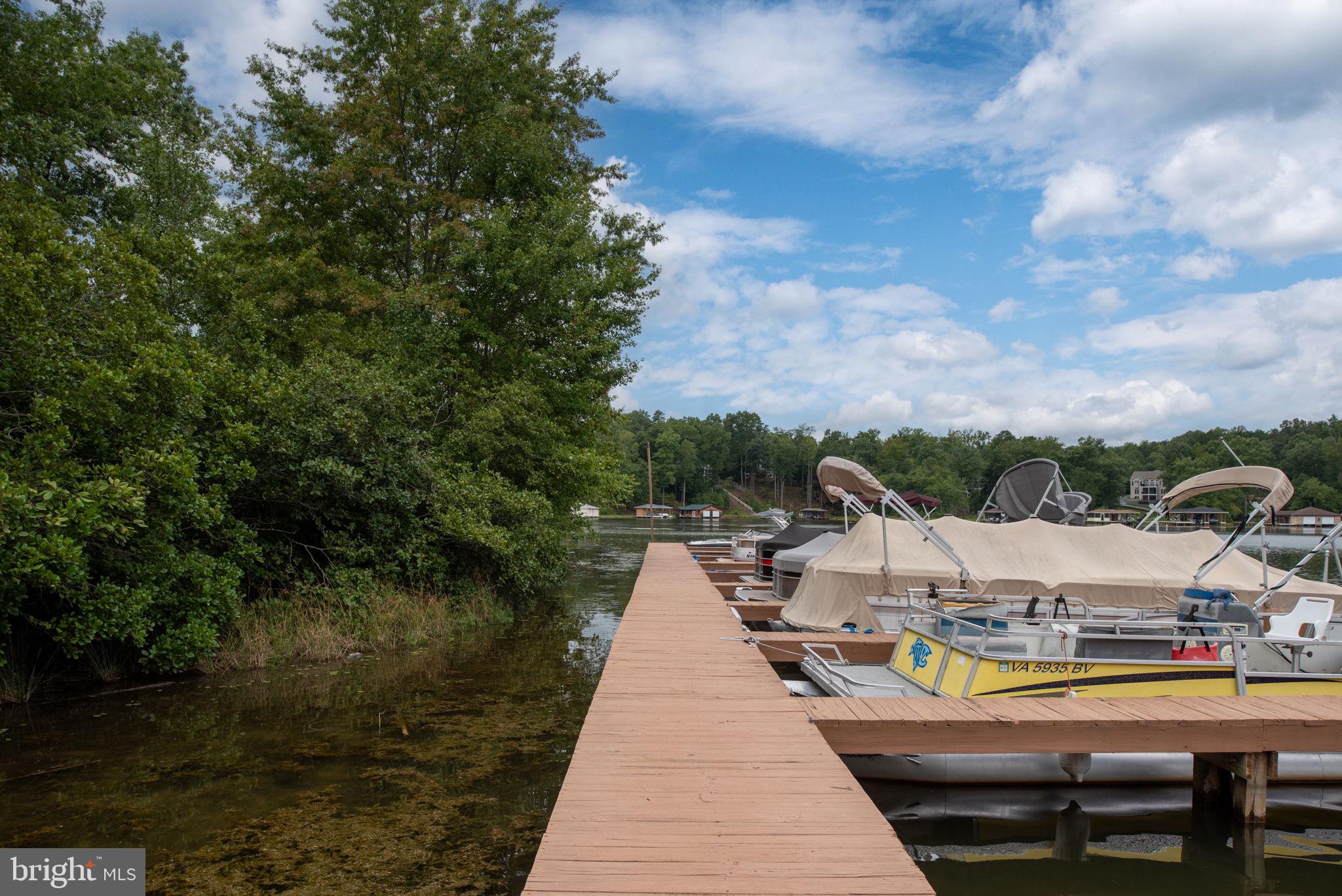 PINE HARBOUR - Residential