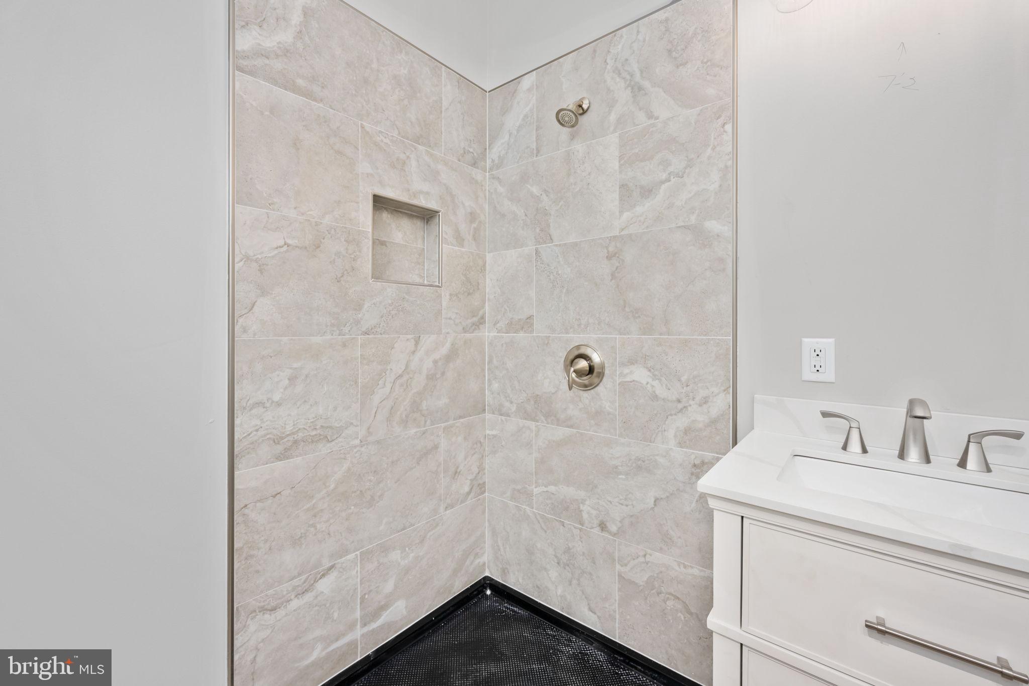 PINE HARBOUR - Residential