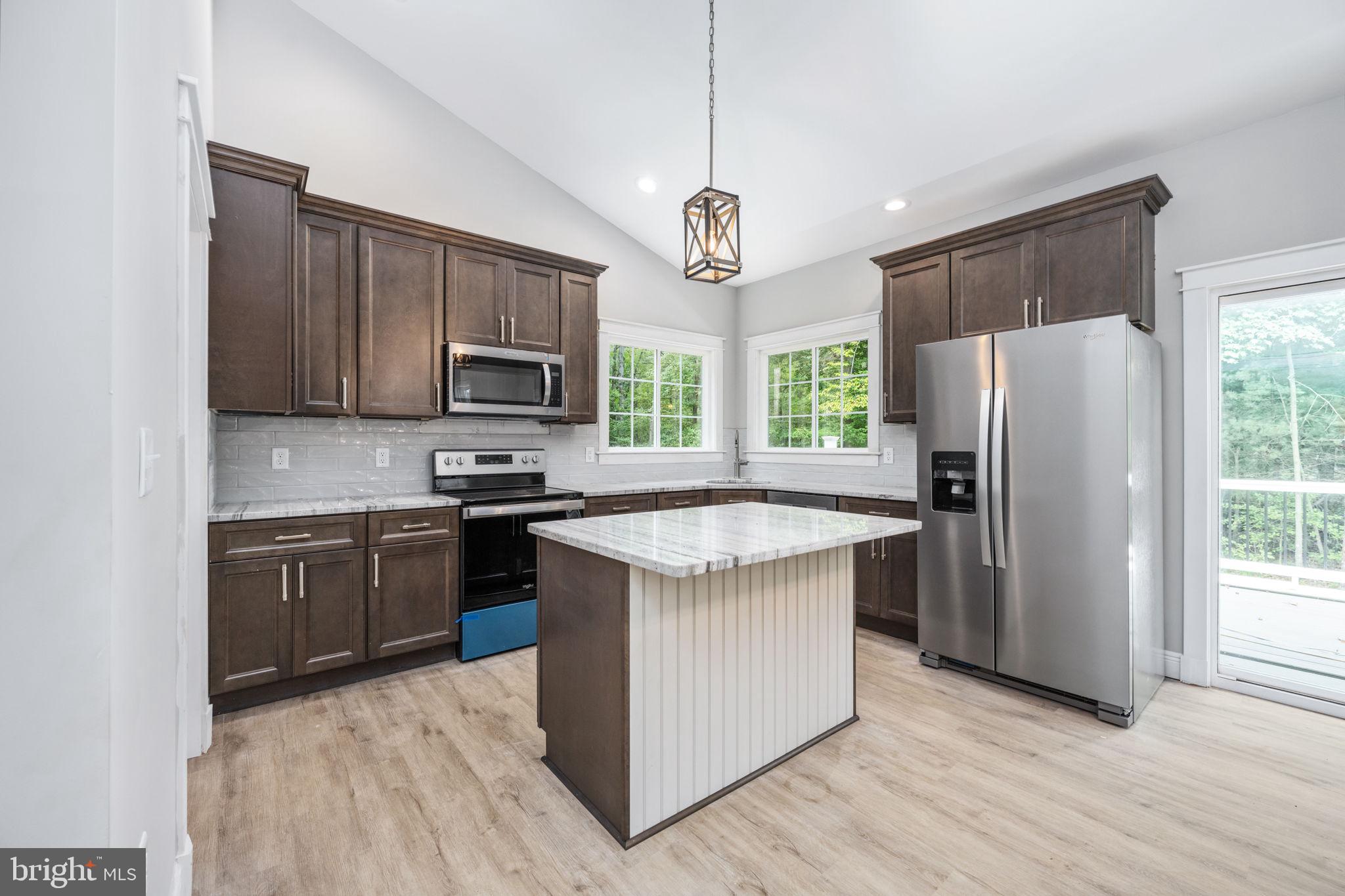 PINE HARBOUR - Residential