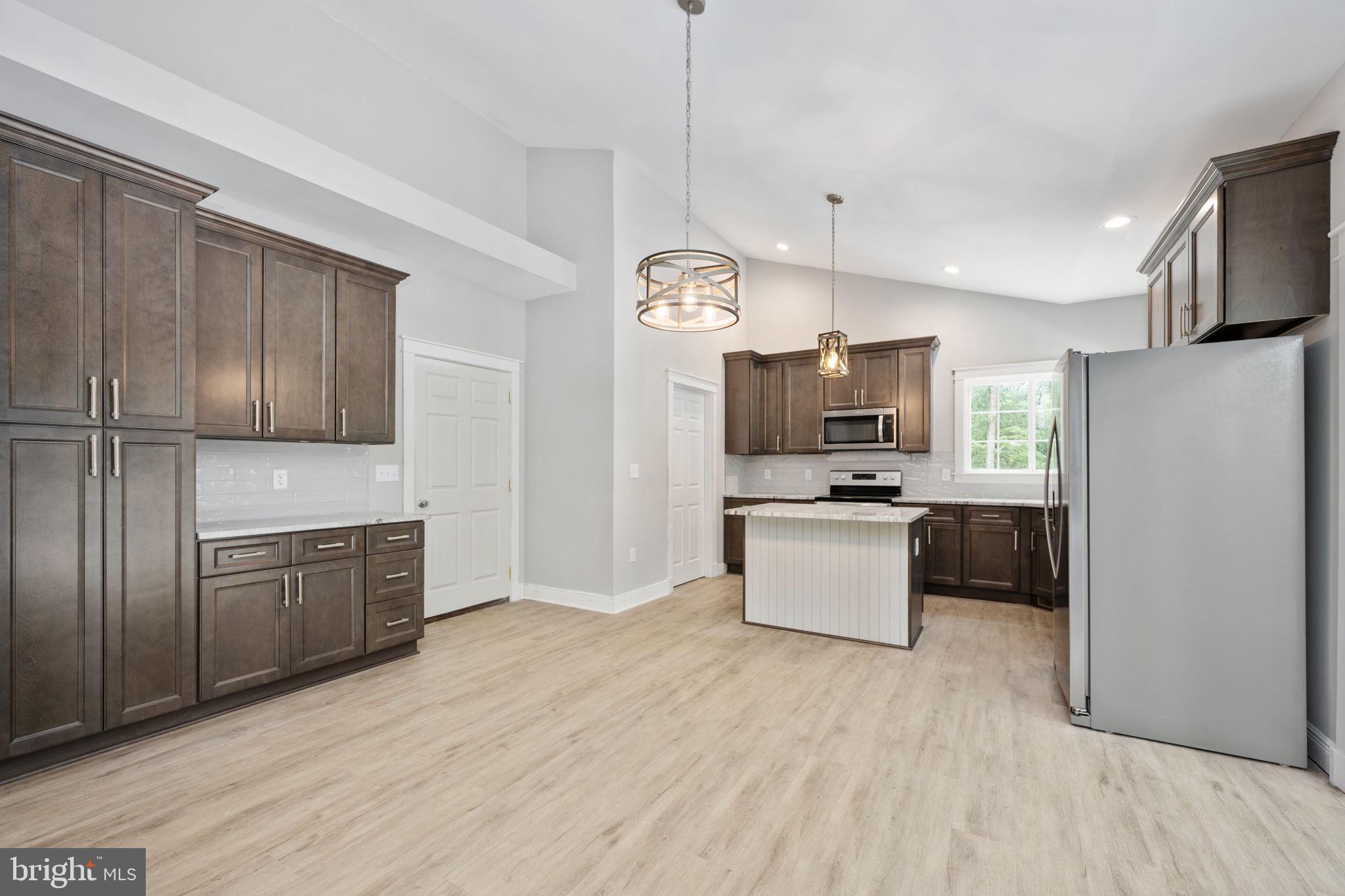 PINE HARBOUR - Residential