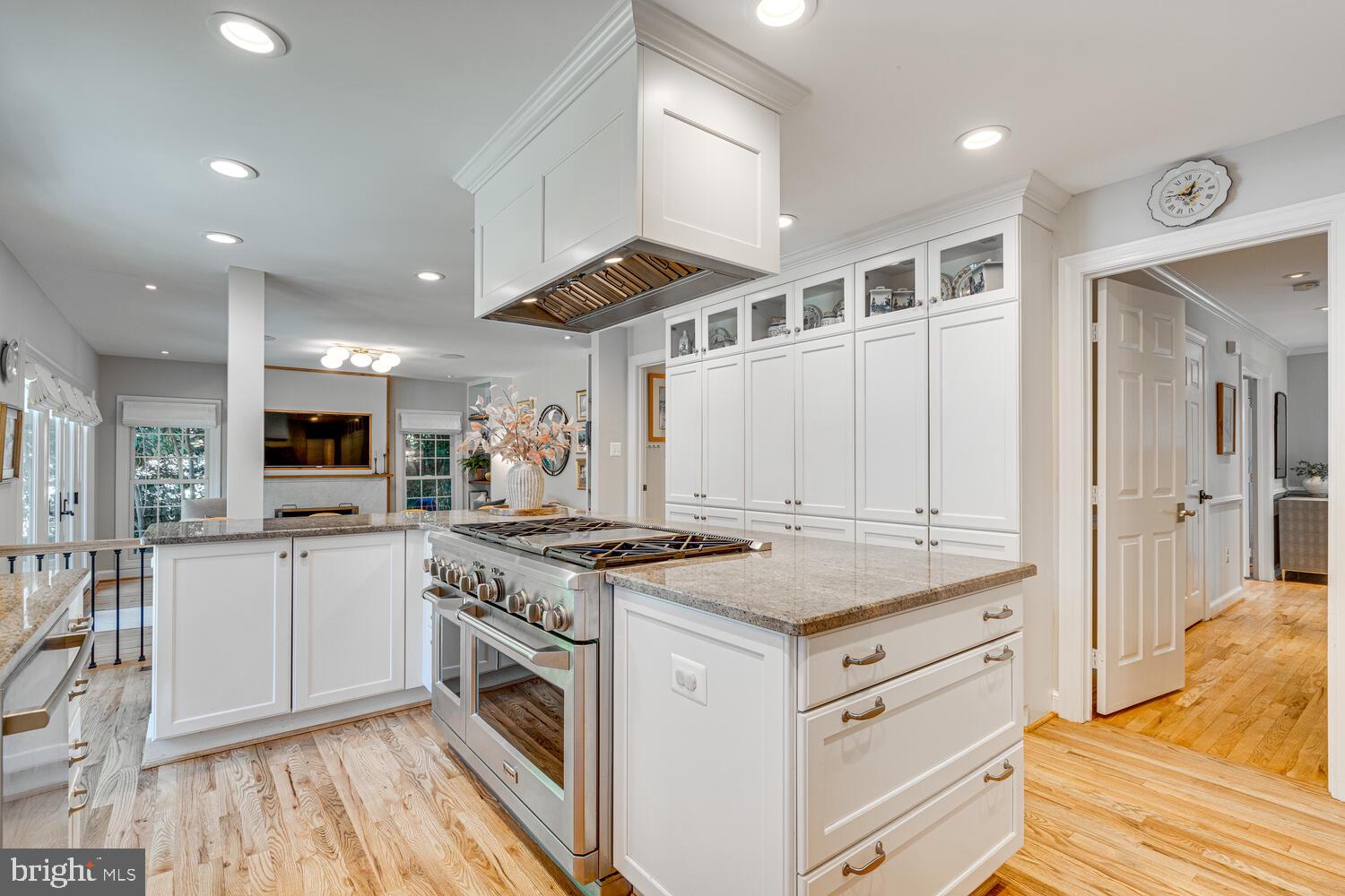 BELLEVUE FOREST - Residential