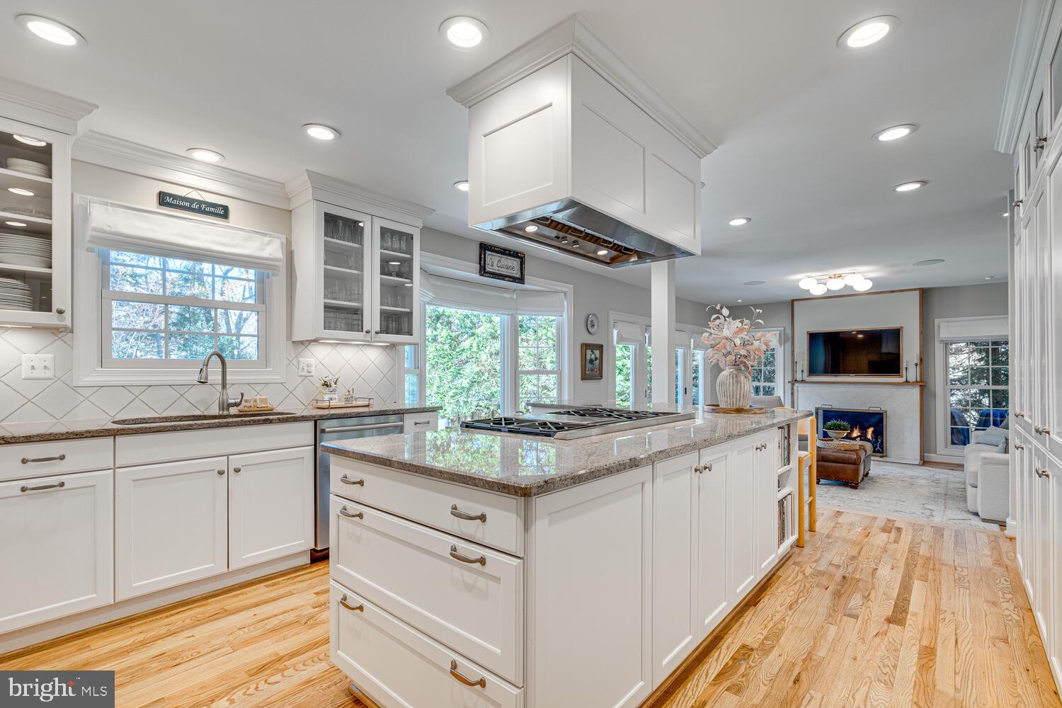 BELLEVUE FOREST - Residential