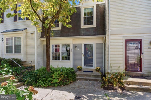 Condo For Sale - 5886 Bridgetown Ct #43<br/> BURKE, VA 22015