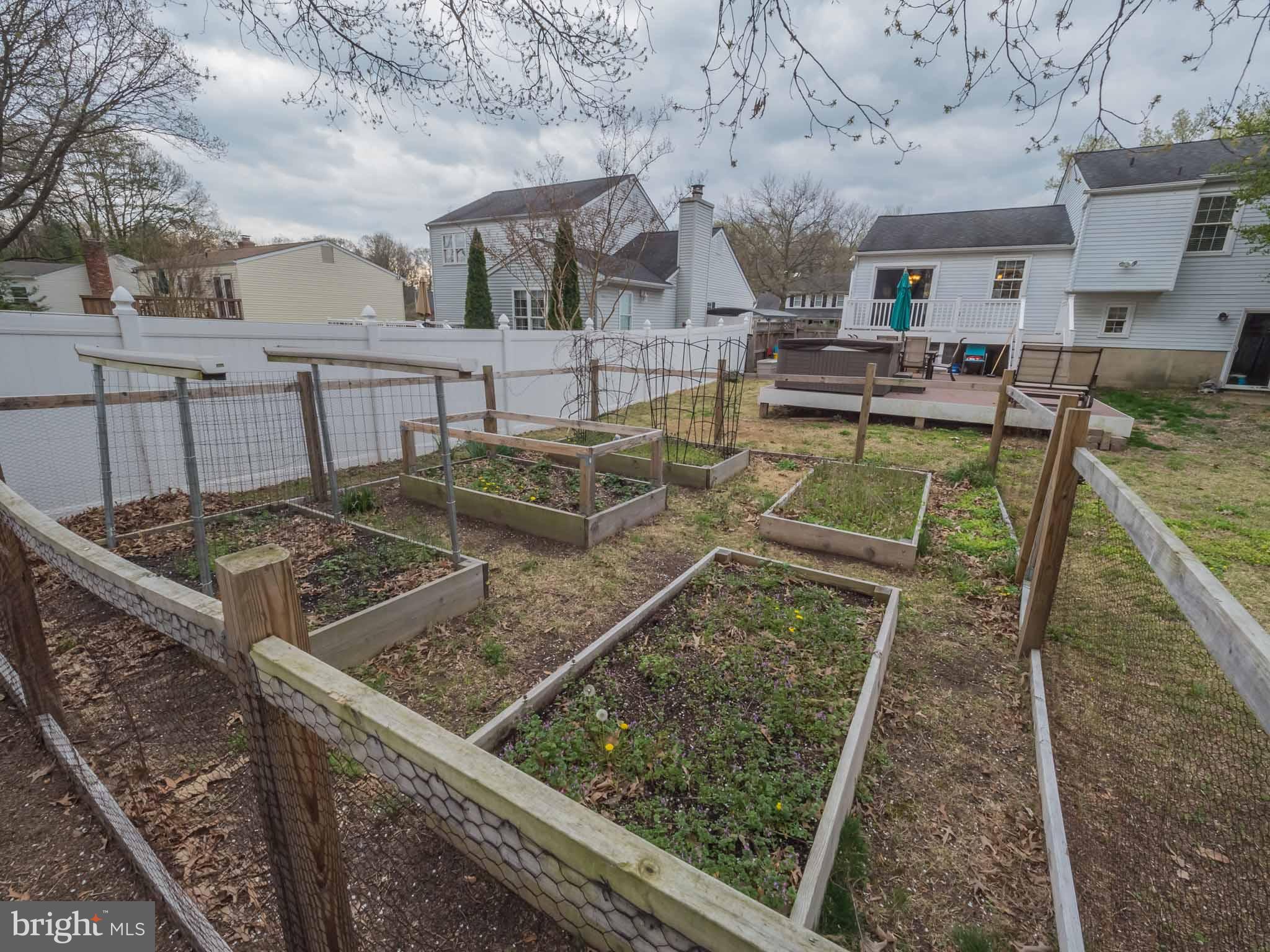 LINTHICUM OAKS - Residential