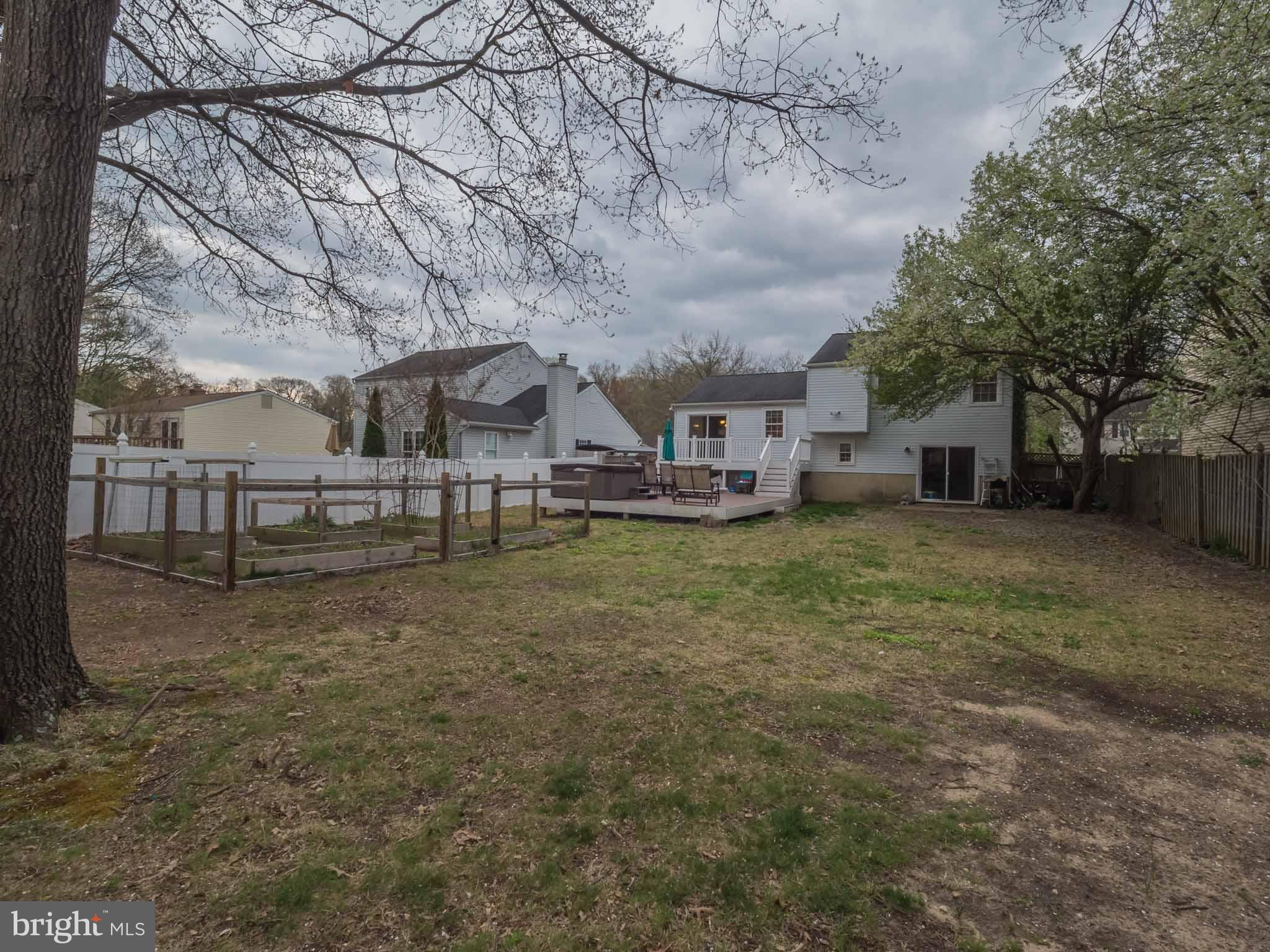 LINTHICUM OAKS - Residential