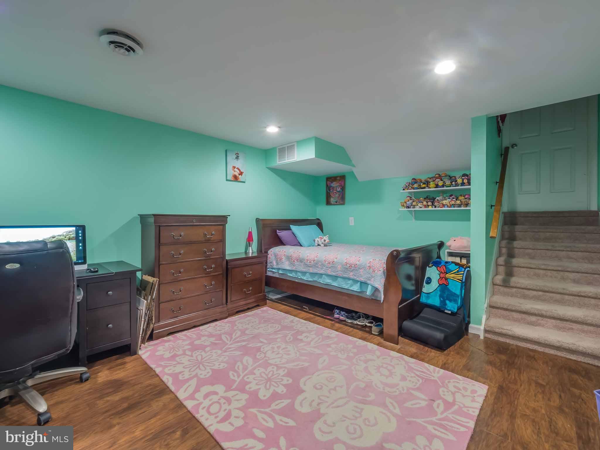 LINTHICUM OAKS - Residential