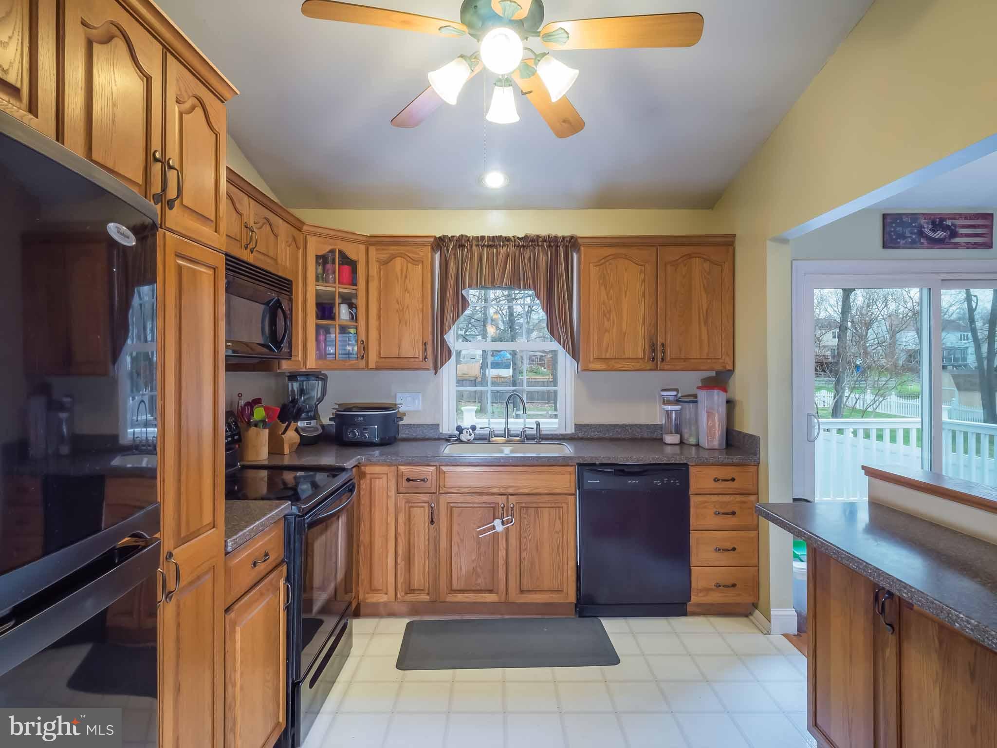 LINTHICUM OAKS - Residential