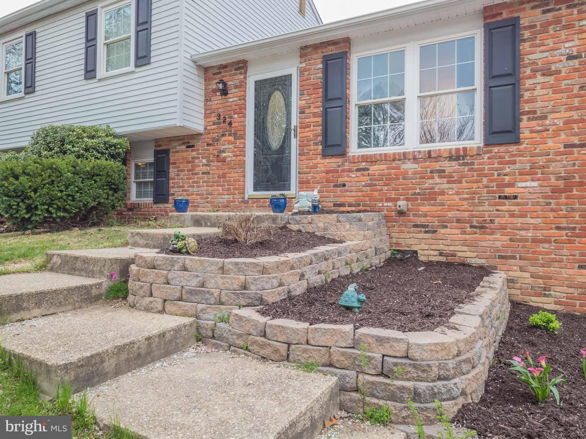 LINTHICUM OAKS - Residential