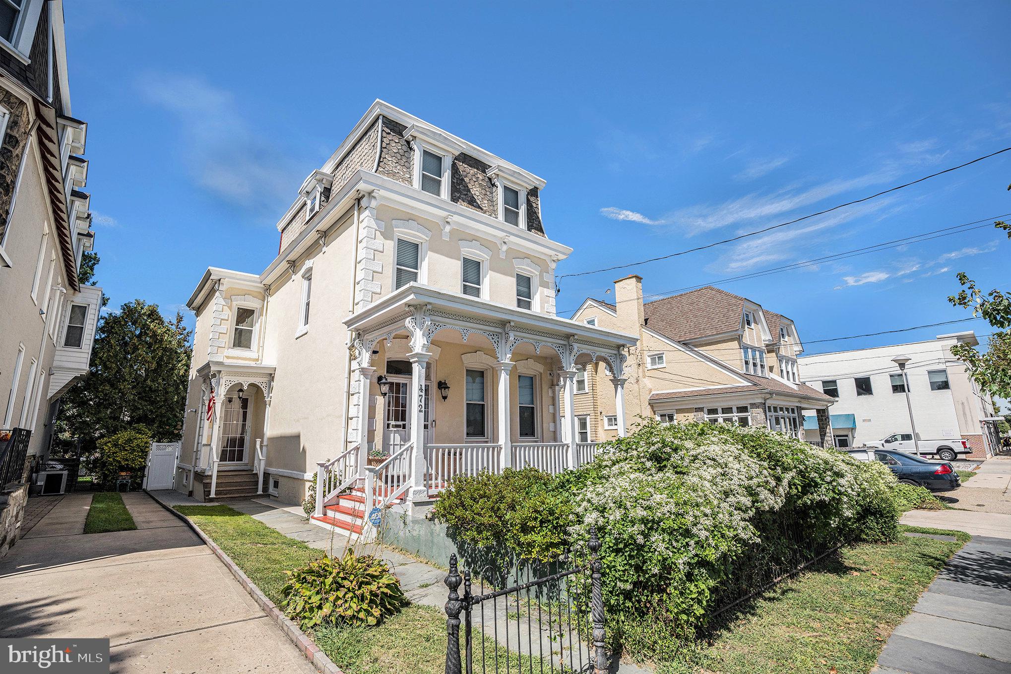 ROXBOROUGH - Residential