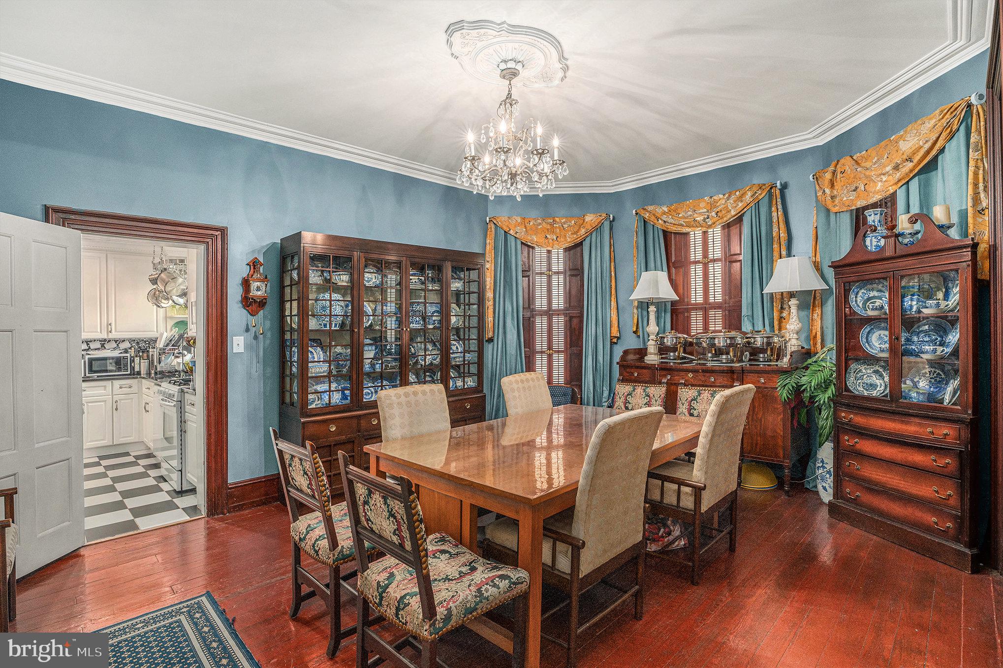 ROXBOROUGH - Residential